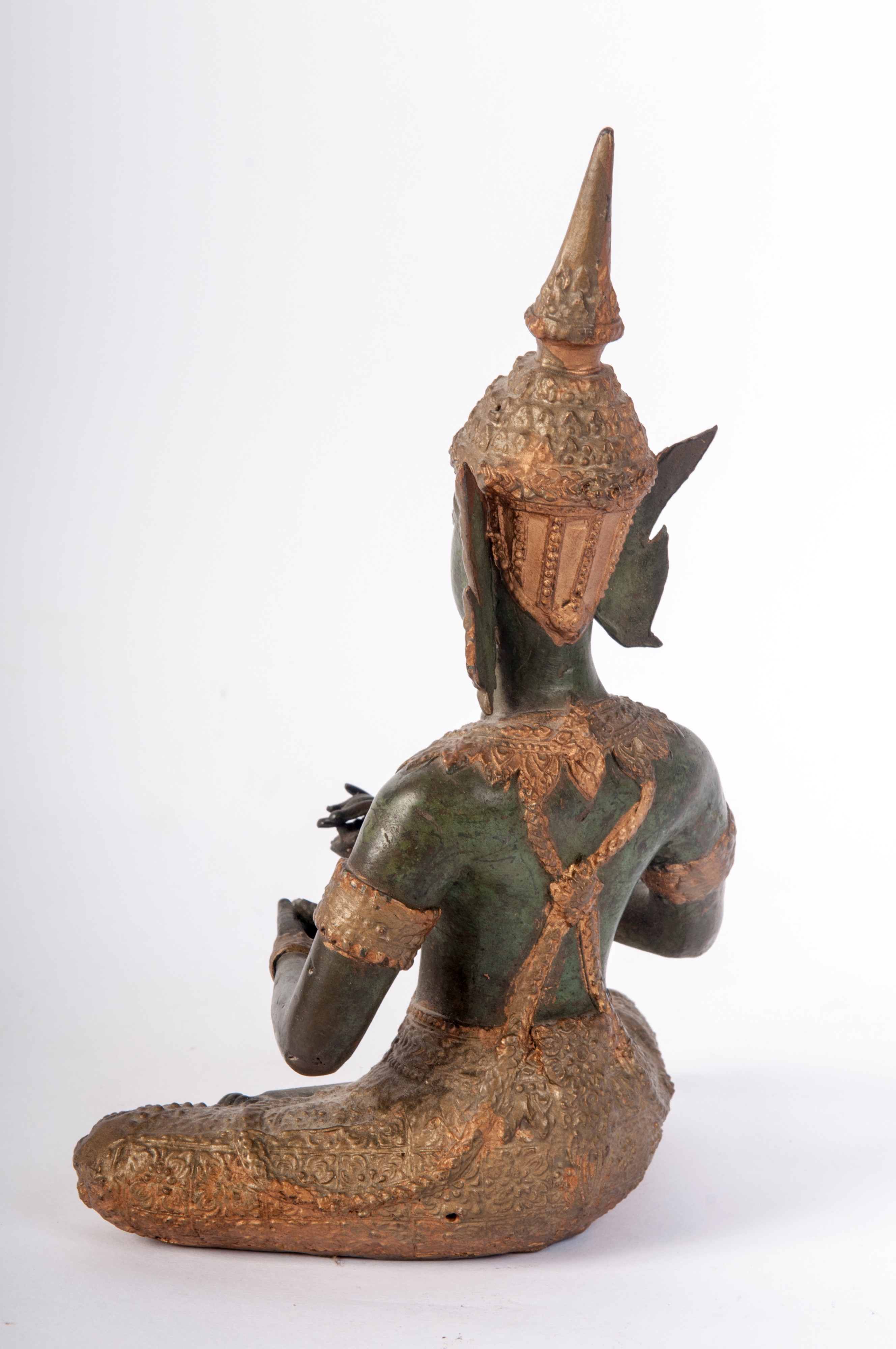 Figura femminile seduta in bronzo