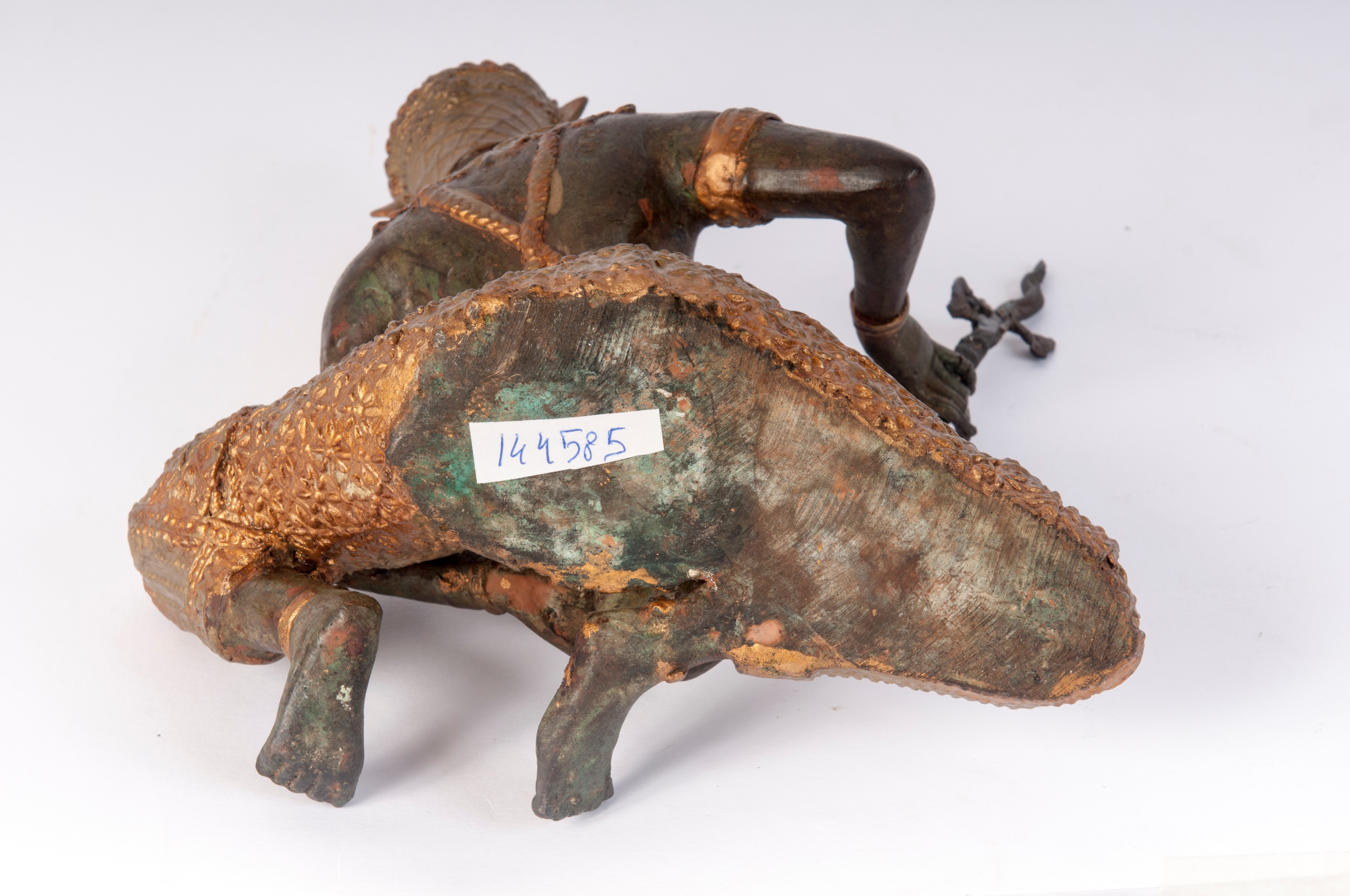 Figura femminile mitologica musicante ( Kinnari ?)in bronzo