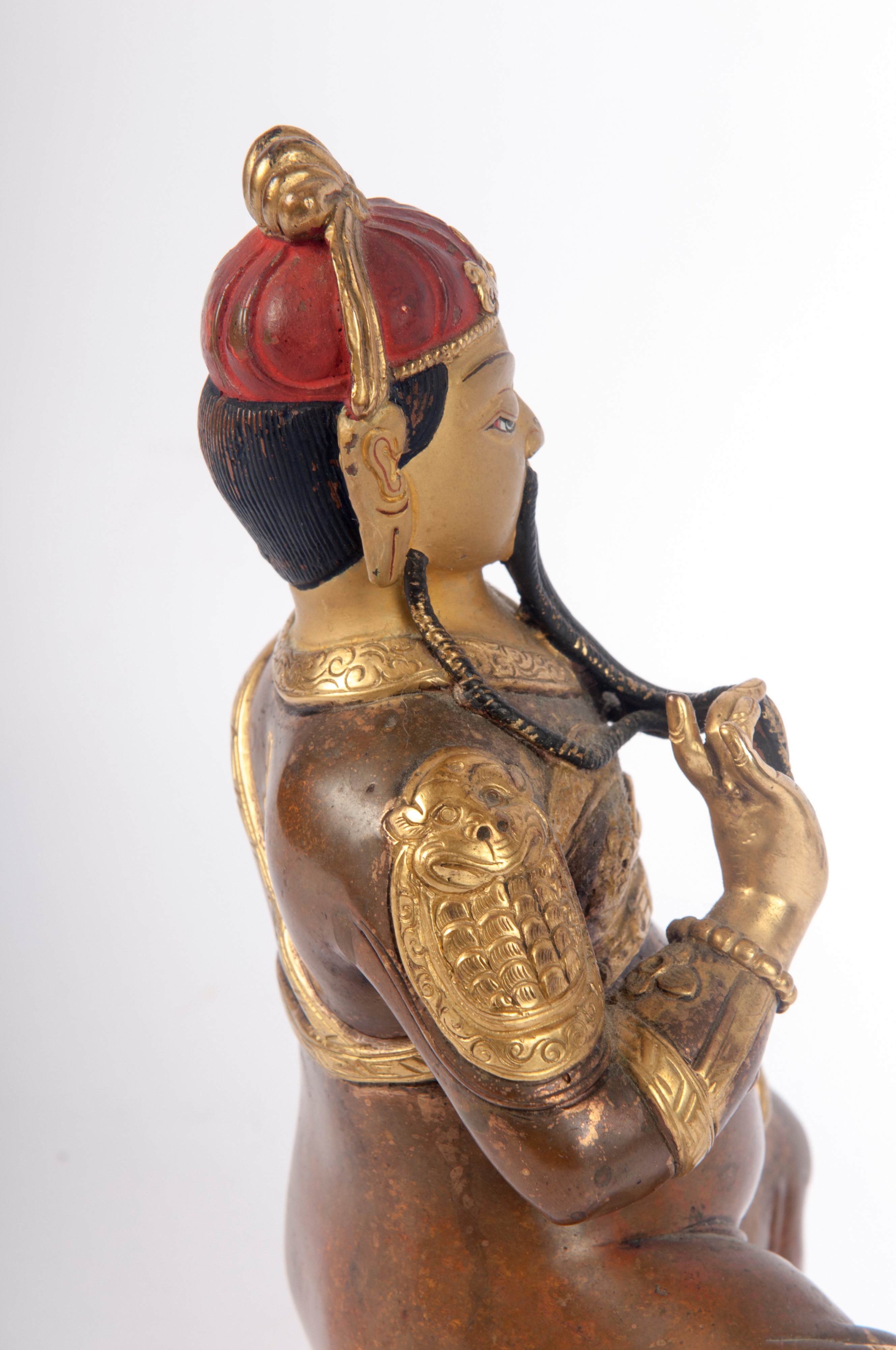 Scultura di dignitario in bronzo fuso