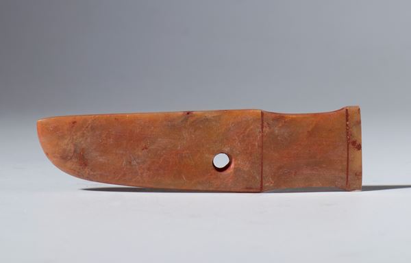Archaic Ge dagger-blade in nephrite jade. China, Qing dynasty (1644-1912), late 18th-19th century.