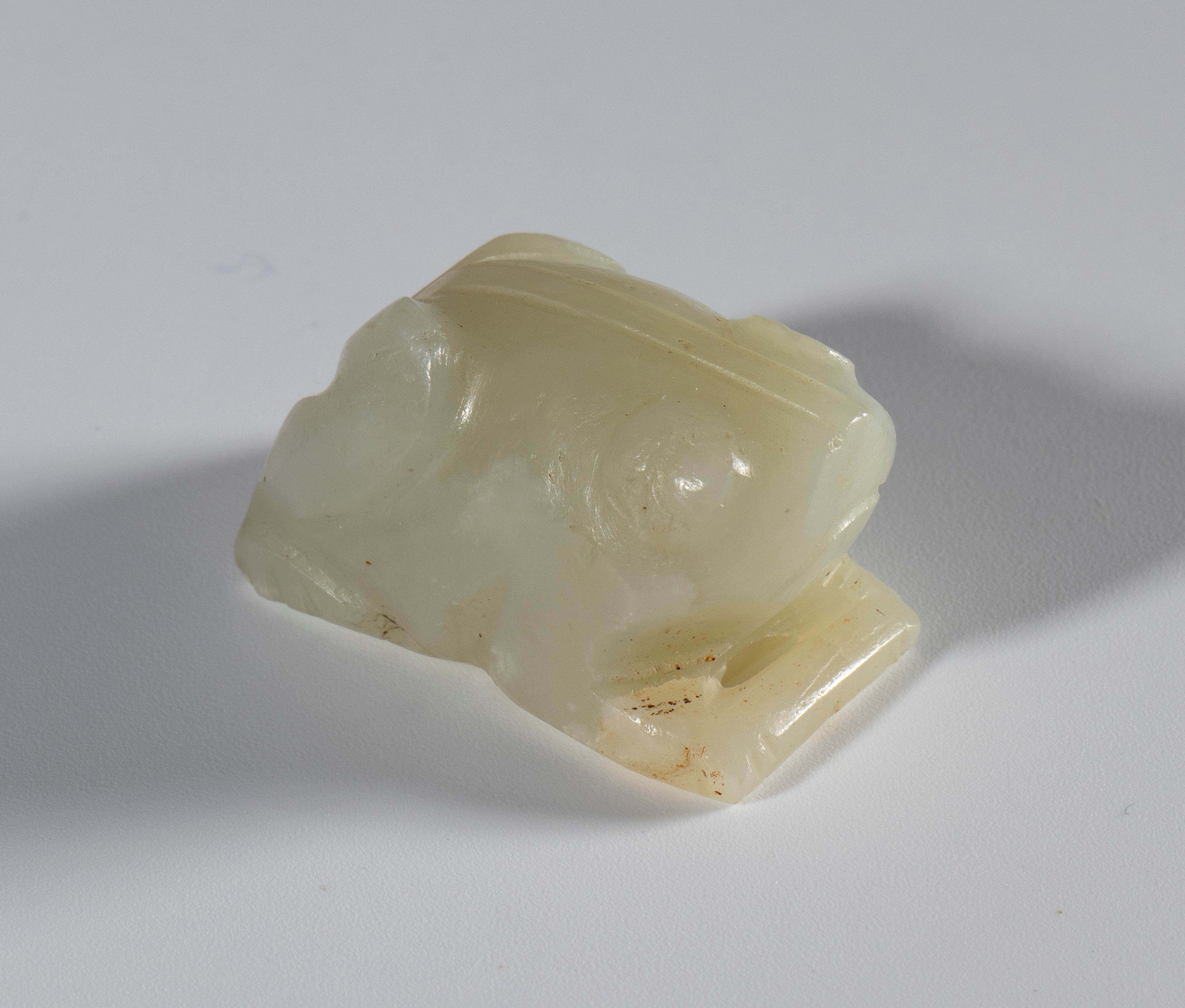 Cina, dinastia Qing, Rana in giada chiara, piccola figurina (XIX secolo)