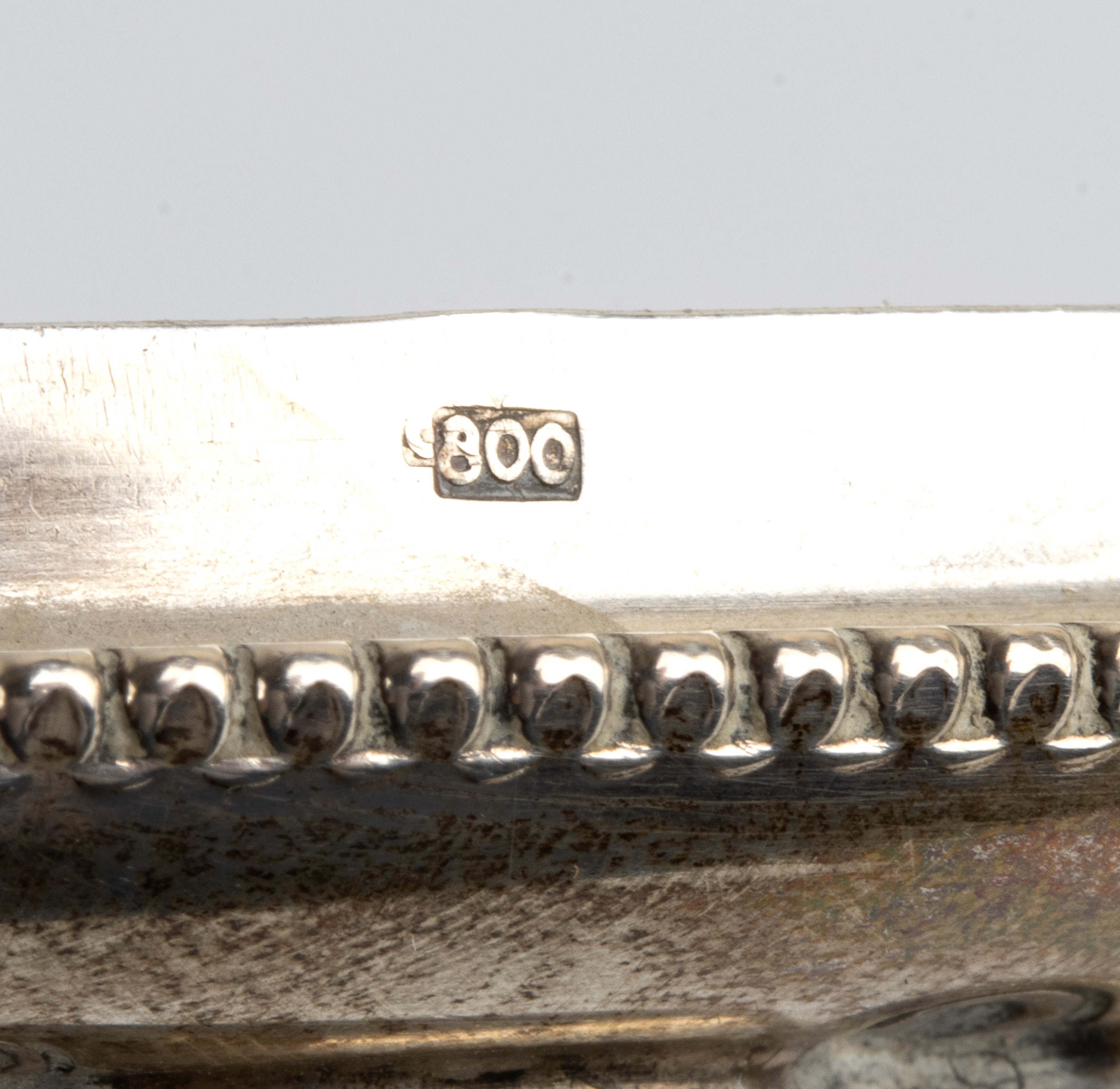 Argenteria italiana, Zuccheriera globulare in argento 800/1000