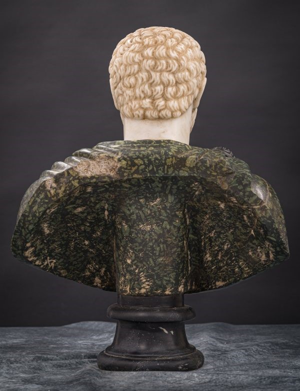 Busto dell’imperatore Caracalla, scultura in marmo (porfido verde, bianco di Carrara e nero del B...