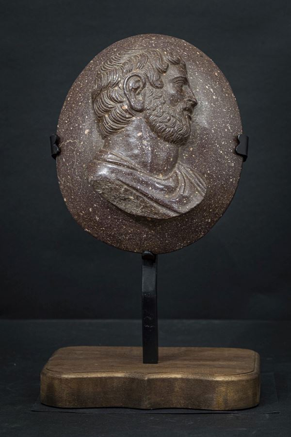 Rilievo di dignitario con barba