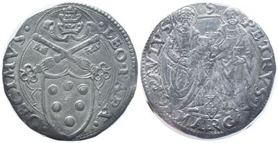 Leone X (Giovanni de’ Medici), Scudo a targa semiovale con chiavi decussate e cornice quadrilobat...