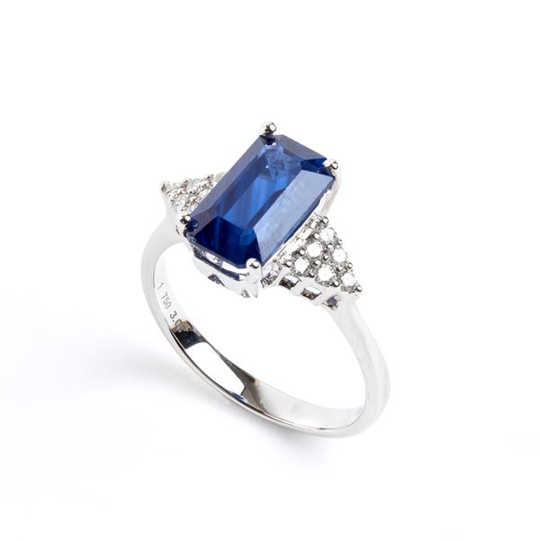 Blue sapphire diamond gold ring