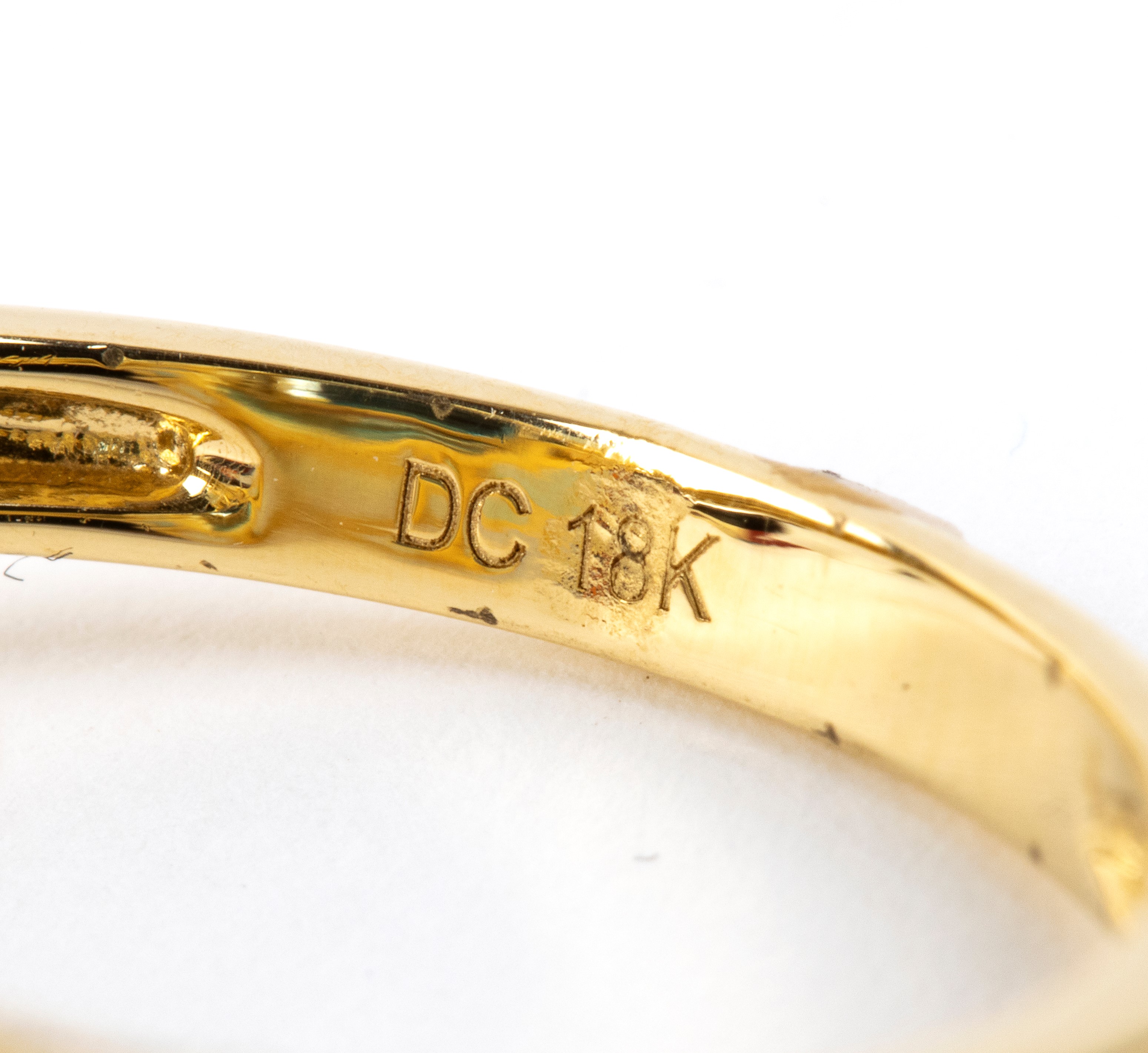Oro giallo 18k, Anello con topazio azzurro, opali e diamanti