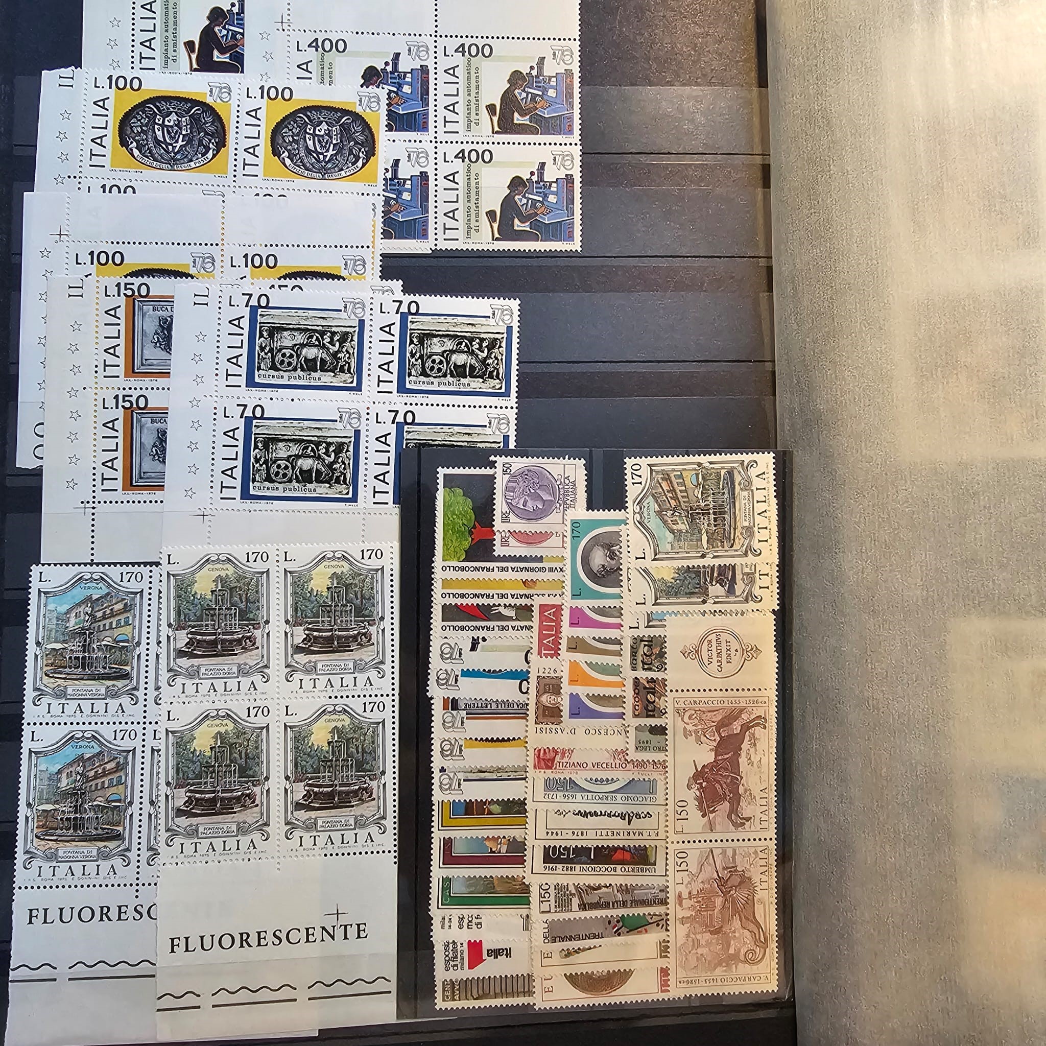 Filatelia - Repubblica Italiana - San Marino. Lotto di Numerosi Francobolli in 6 Pagine. in Album...