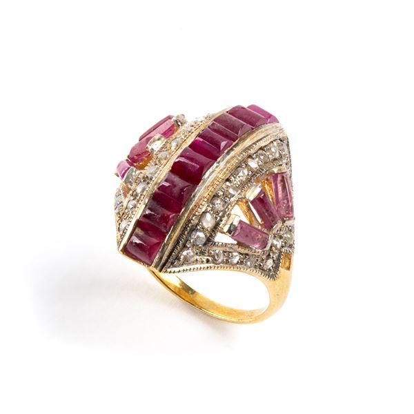 Anello in argento con rubini e diamanti