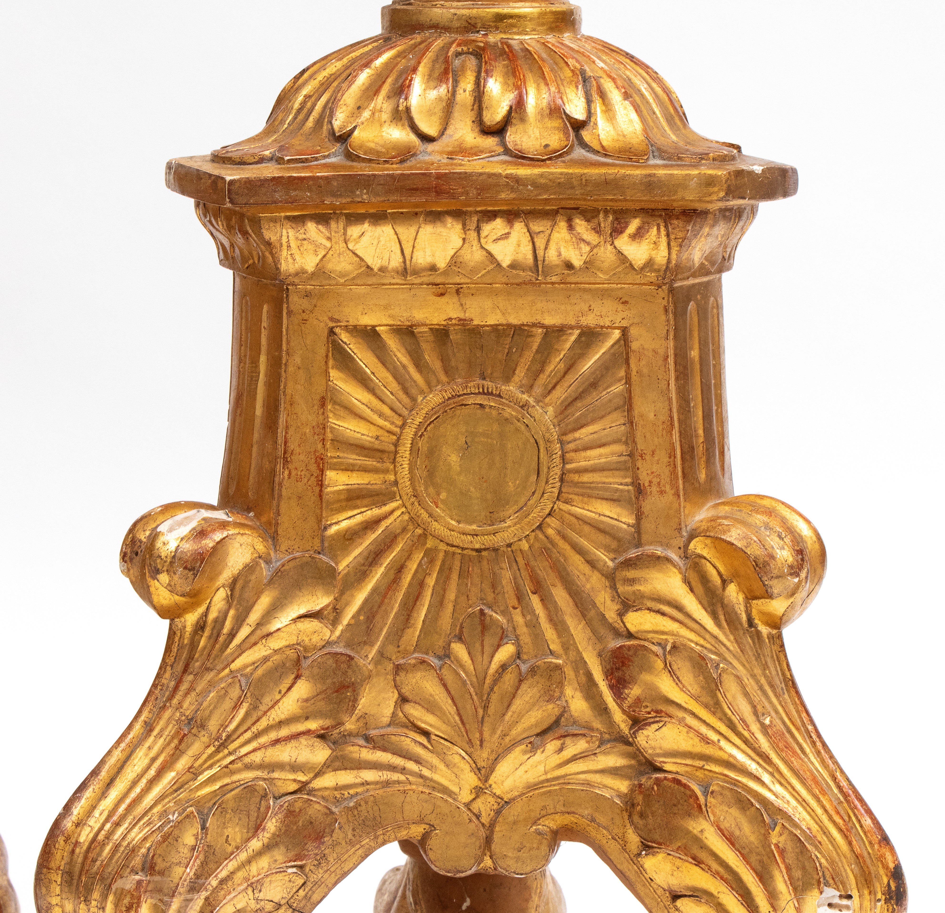 Italia, Coppia di torceri in legno dorato, XVIII secolo