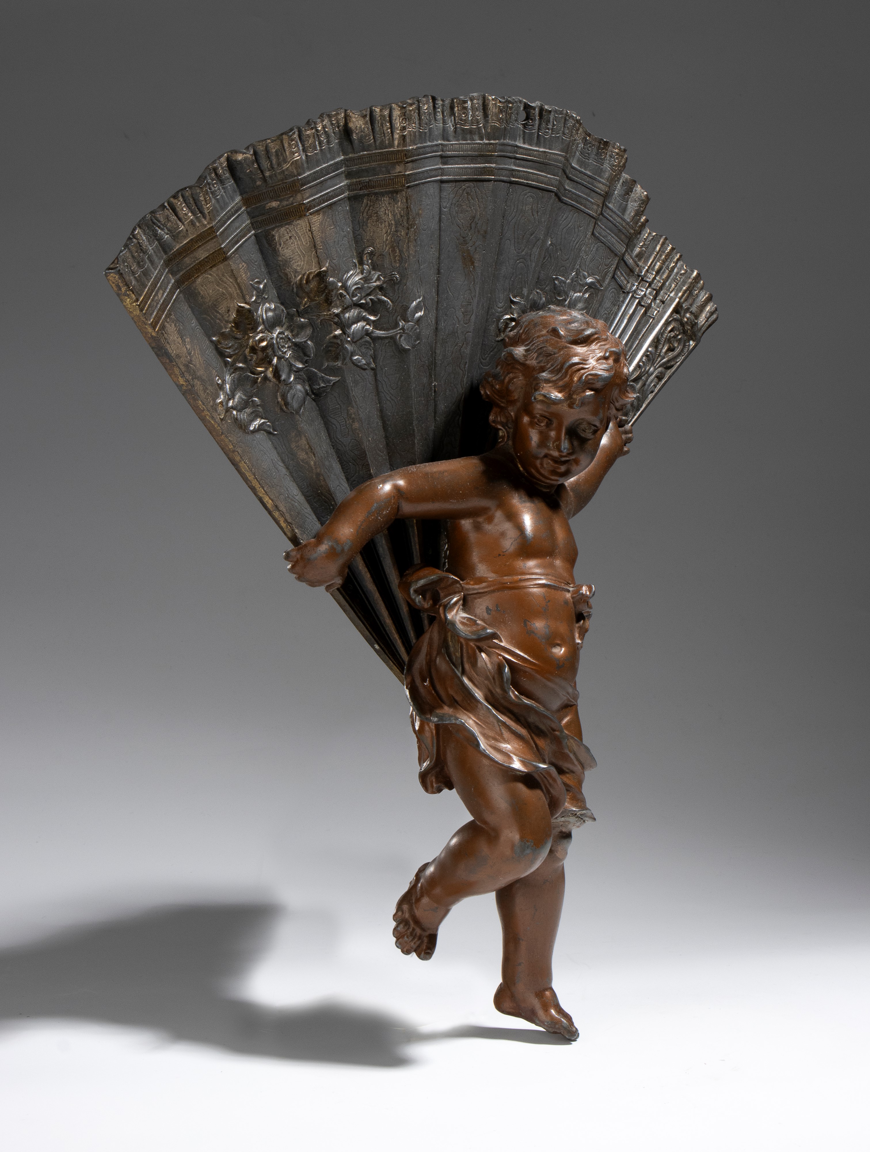 Francia, XIX secolo, Scultura in bronzo raffigurante Cupido