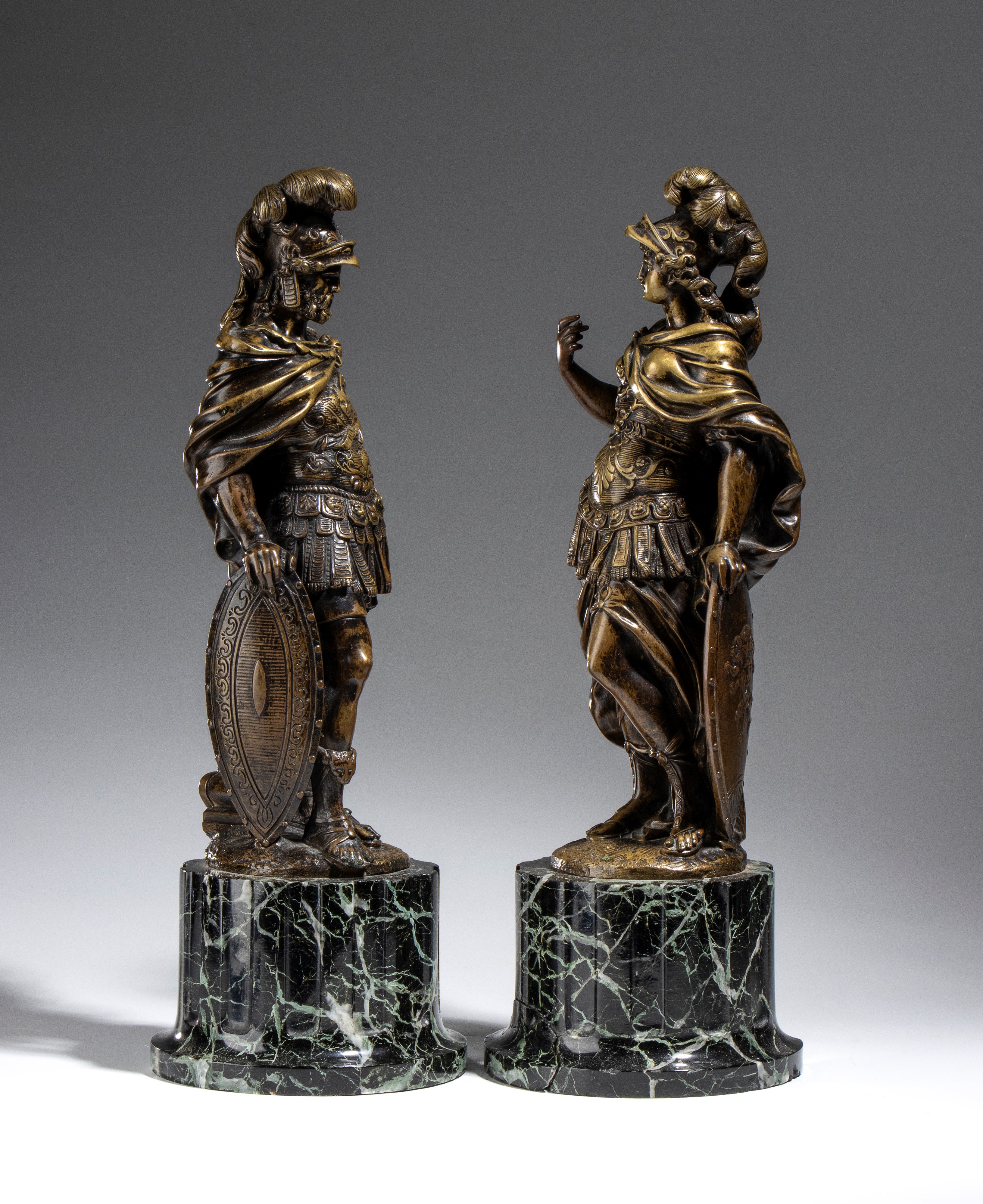 Francia, fine XIX secolo-inizio XX secolo, Coppia di sculture in bronzo raffiguranti divinità cla...