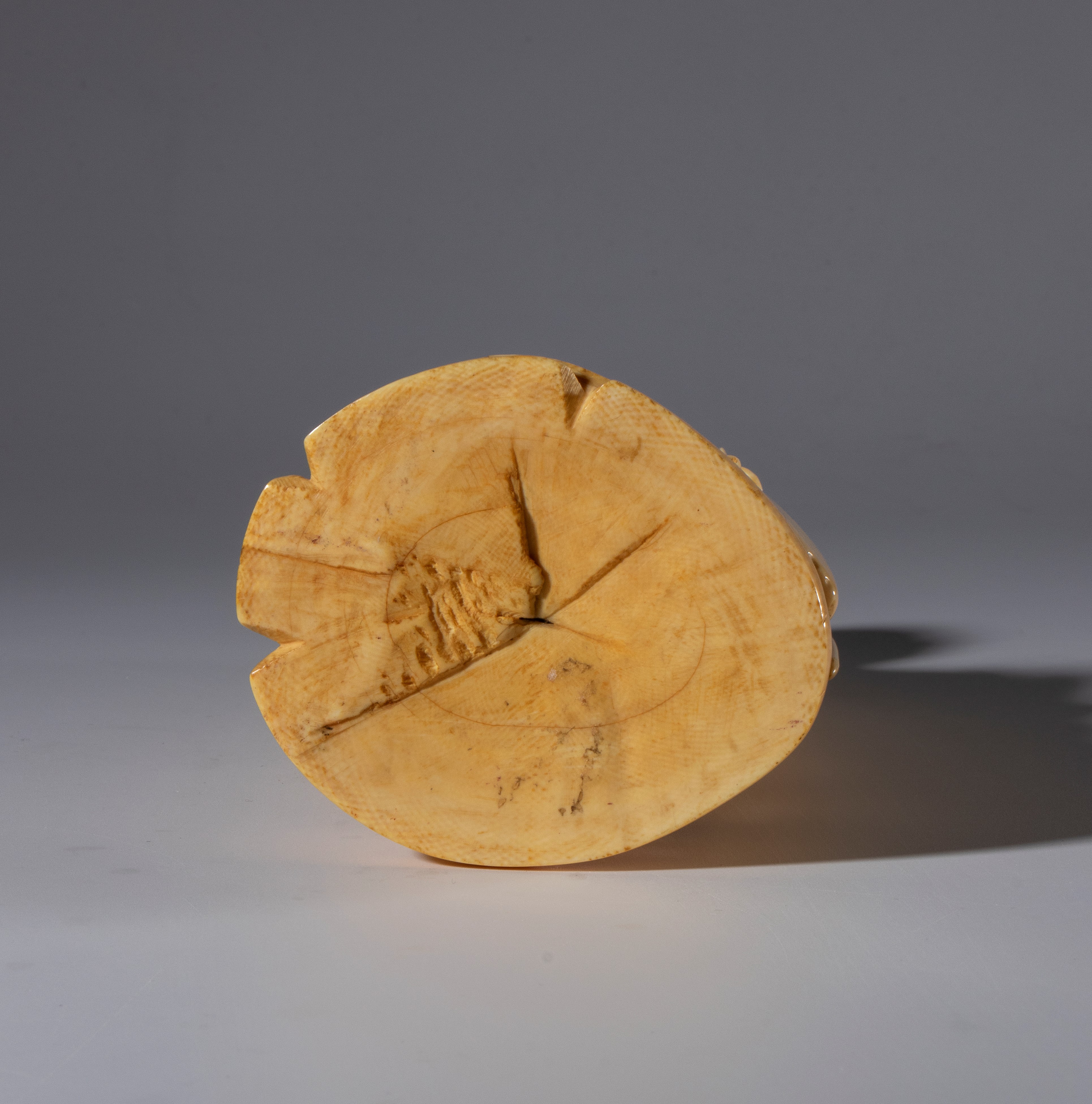 Figura in avorio raffigurante un saggio, Cina, prima metà del XIX secolo