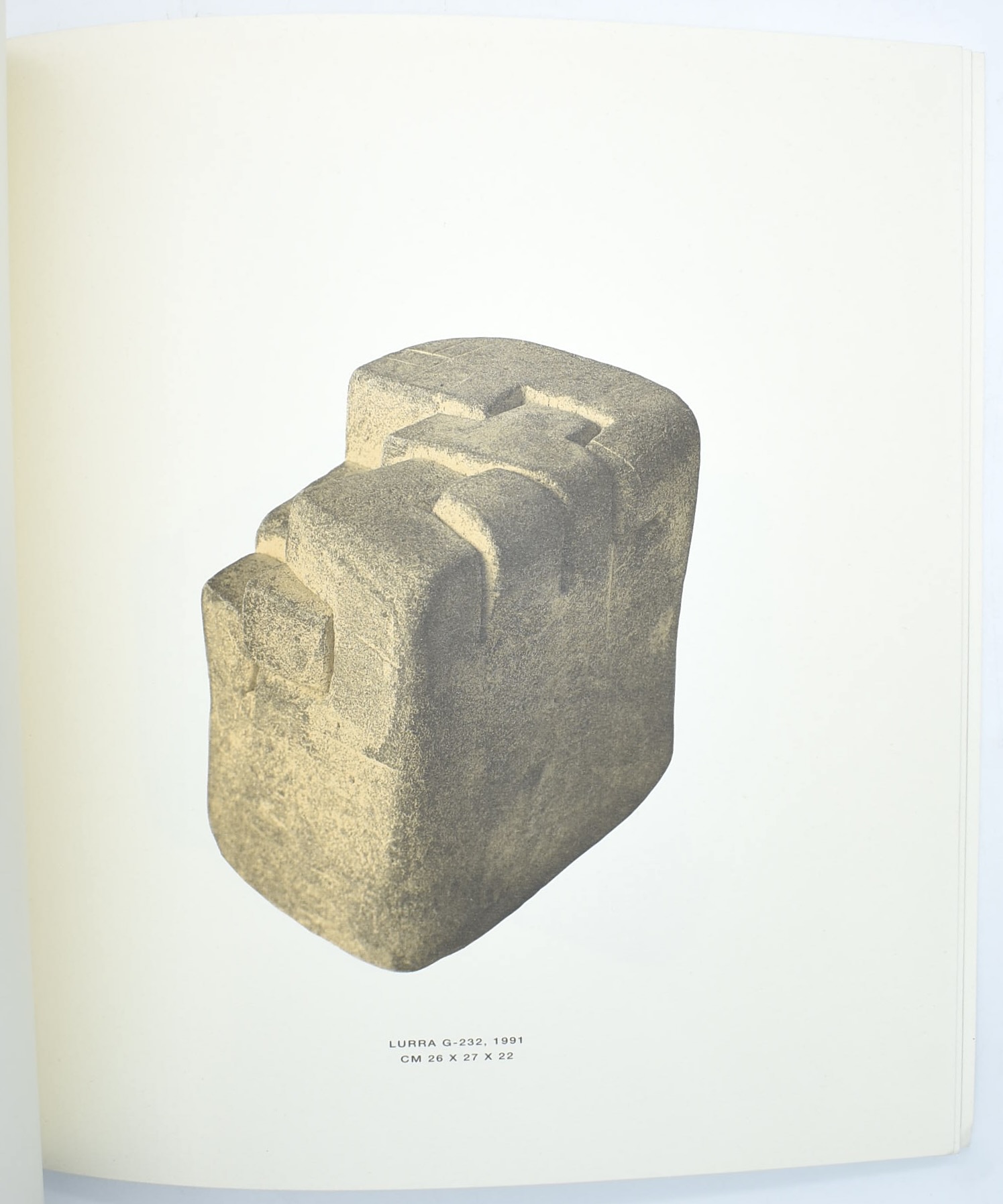 AA.VV., Eduardo Chillida; Renato Barilli, Guerreschi. Due cataloghi d’arte in 2 volumi