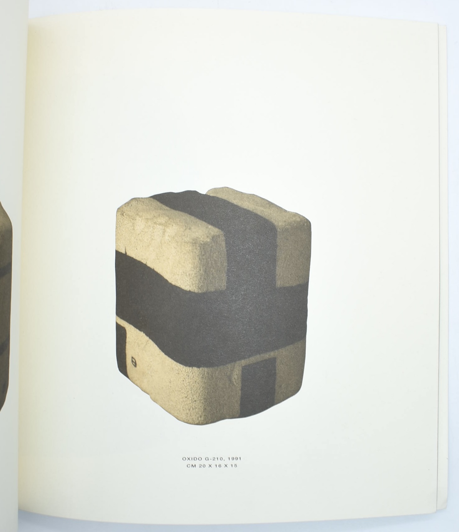 AA.VV., Eduardo Chillida; Renato Barilli, Guerreschi. Due cataloghi d’arte in 2 volumi
