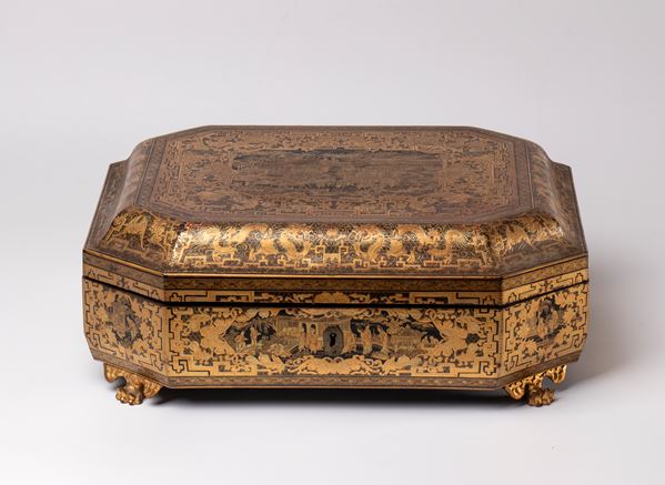 A rare octagonal Canton game box in lacquered and gilded wood. China, Qing Dynasty (1644–1912), circa 1860.