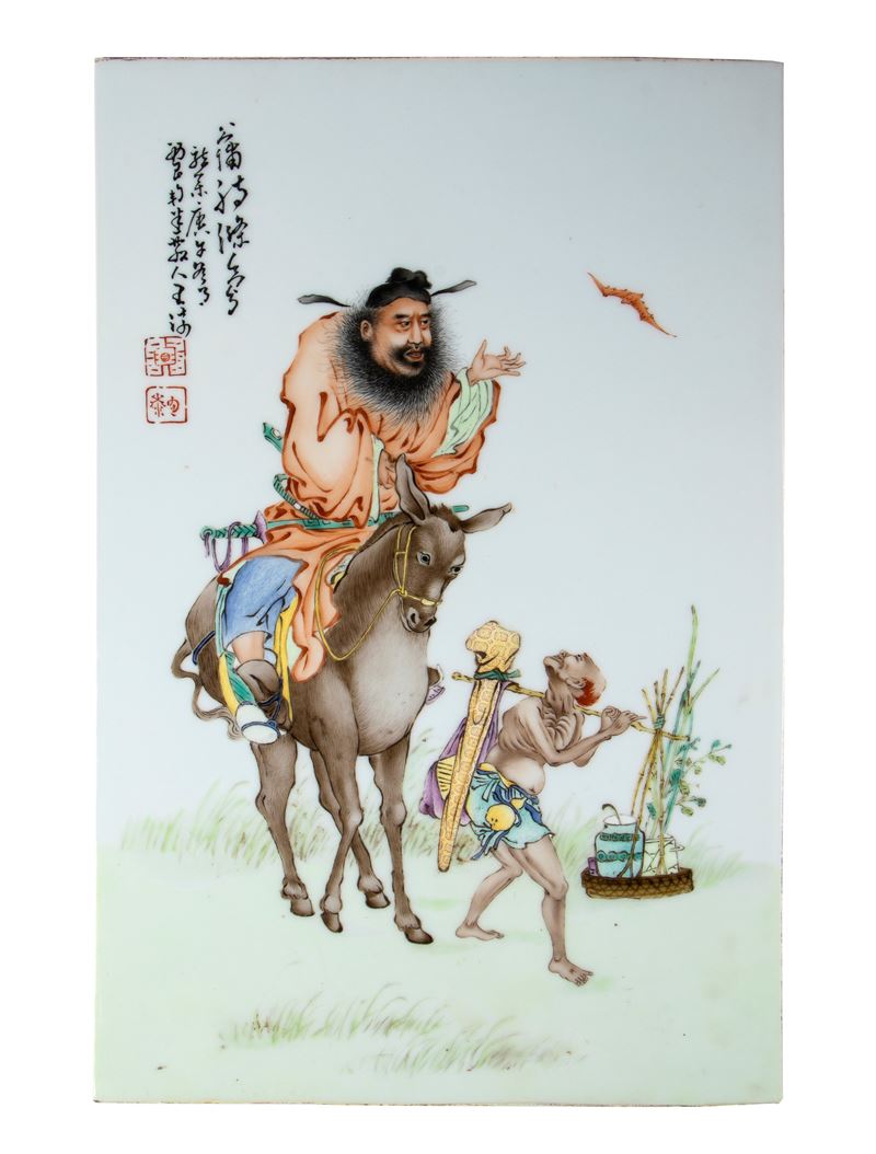 Raffinata formella in porcellana dipinta. Cina, periodo Repubblica (1912-1949)