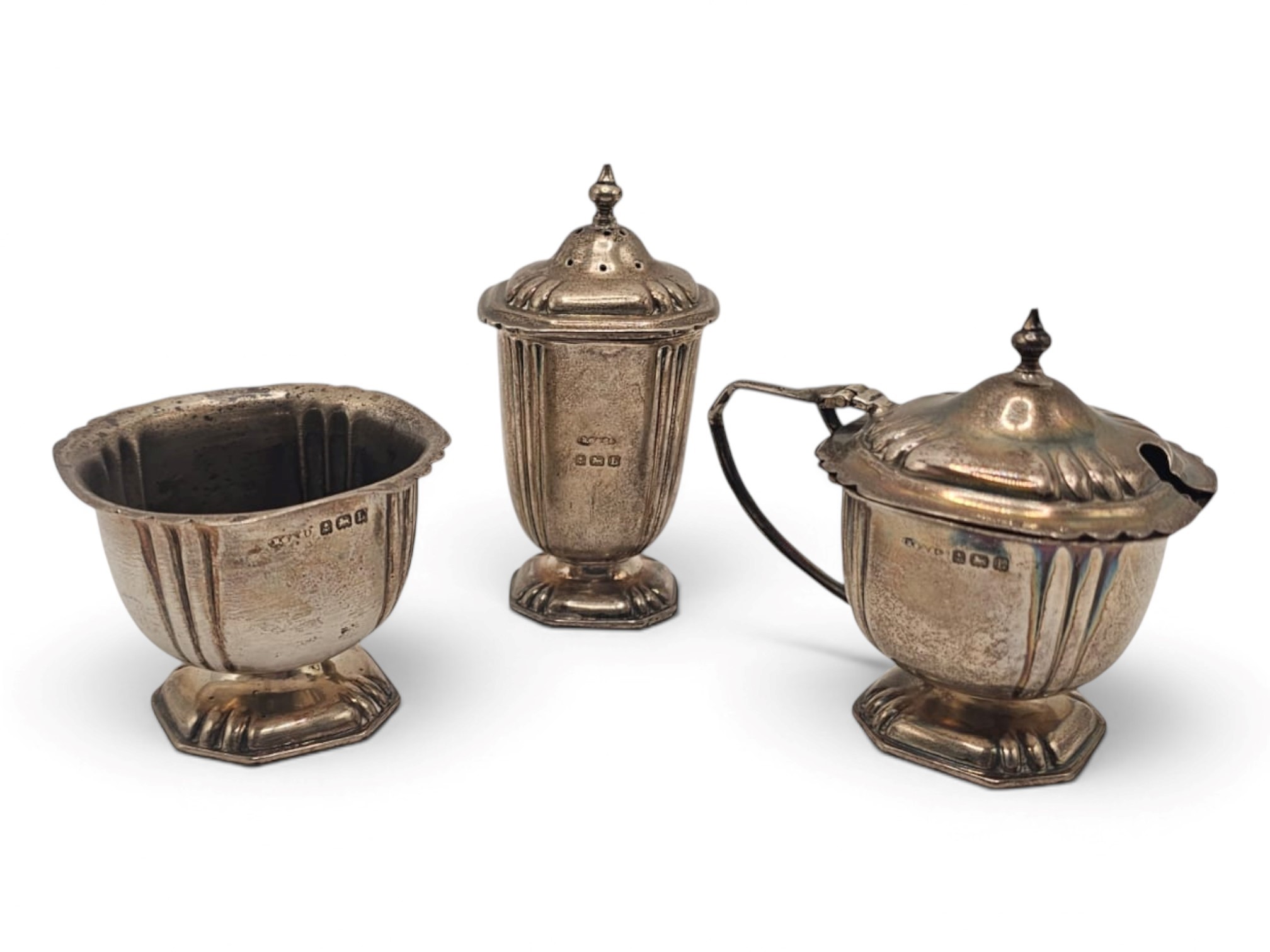 Britton, Gould & Co. - Set inglese di saliere e pepiera in argento 925/1000, Birmingham 1935-1936