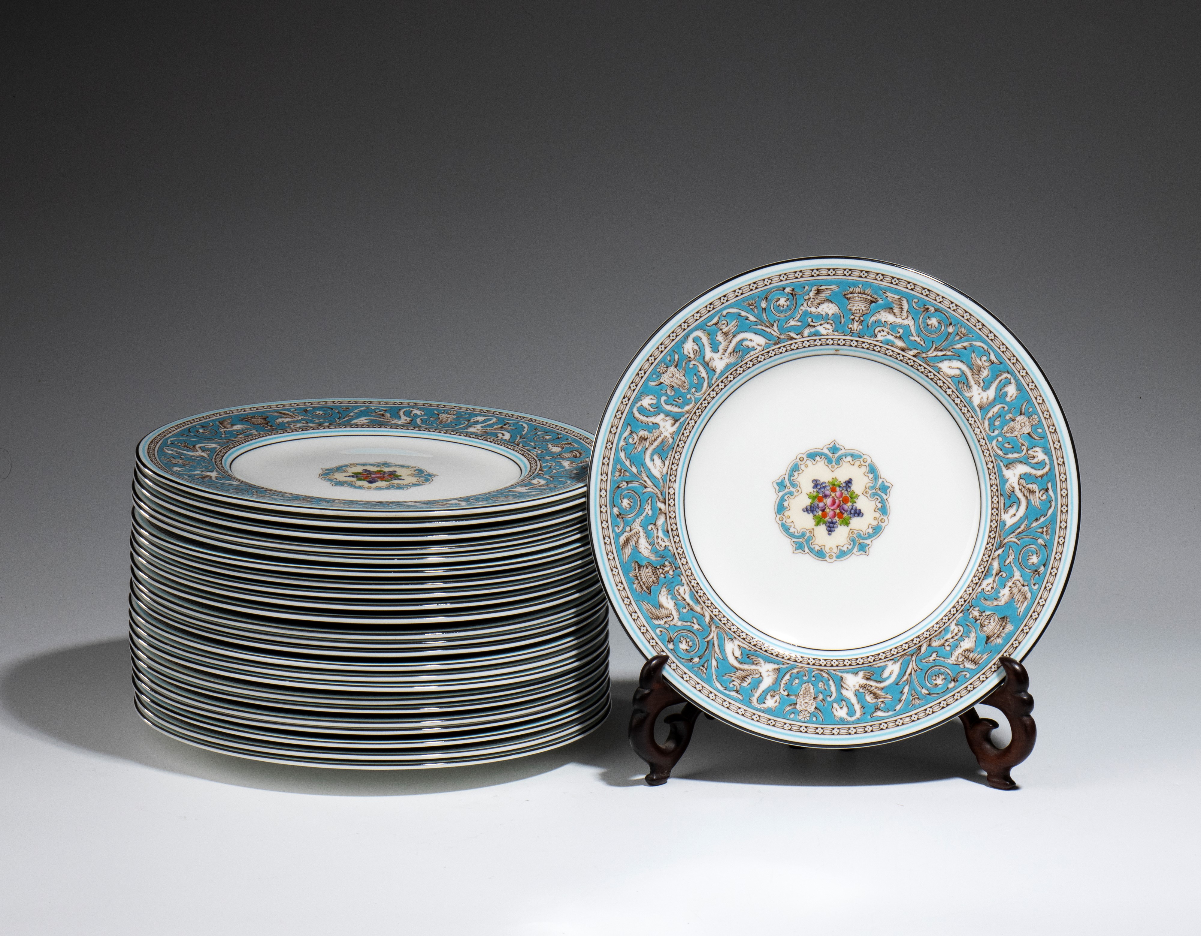 Wedgwood, Servizio da tavola “Florentine turquoise” in Bone China (mod. W2714), 70 pezzi