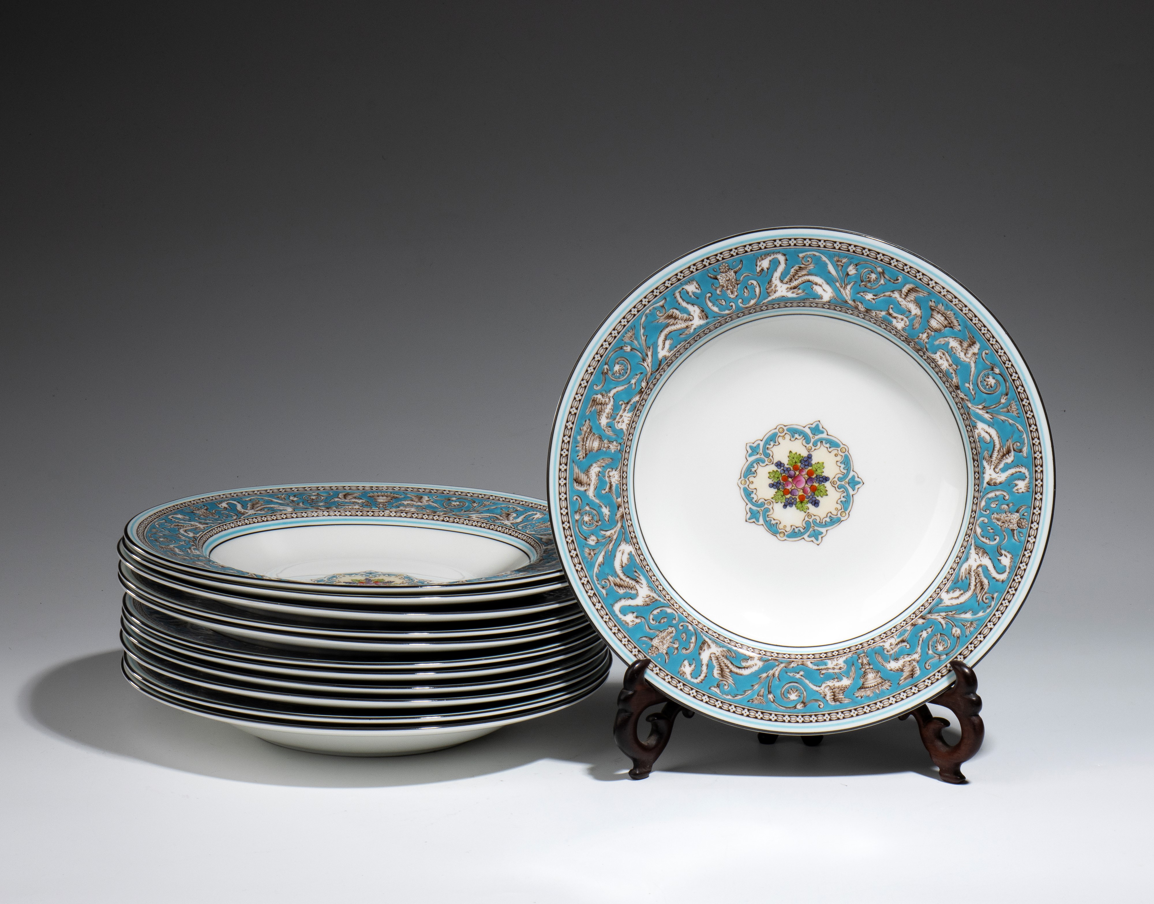 Wedgwood, Servizio da tavola “Florentine turquoise” in Bone China (mod. W2714), 70 pezzi