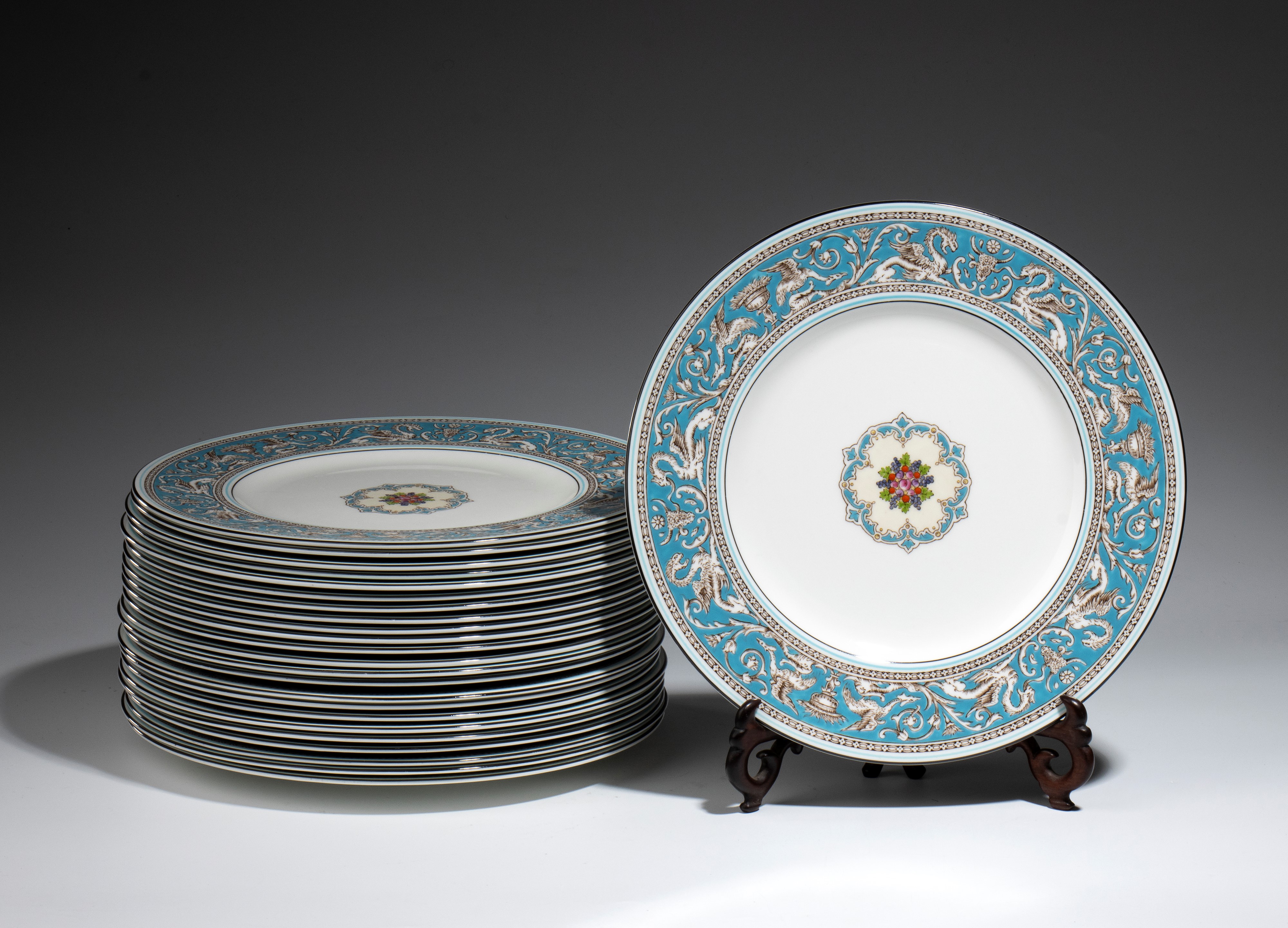 Wedgwood, Servizio da tavola “Florentine turquoise” in Bone China (mod. W2714), 70 pezzi