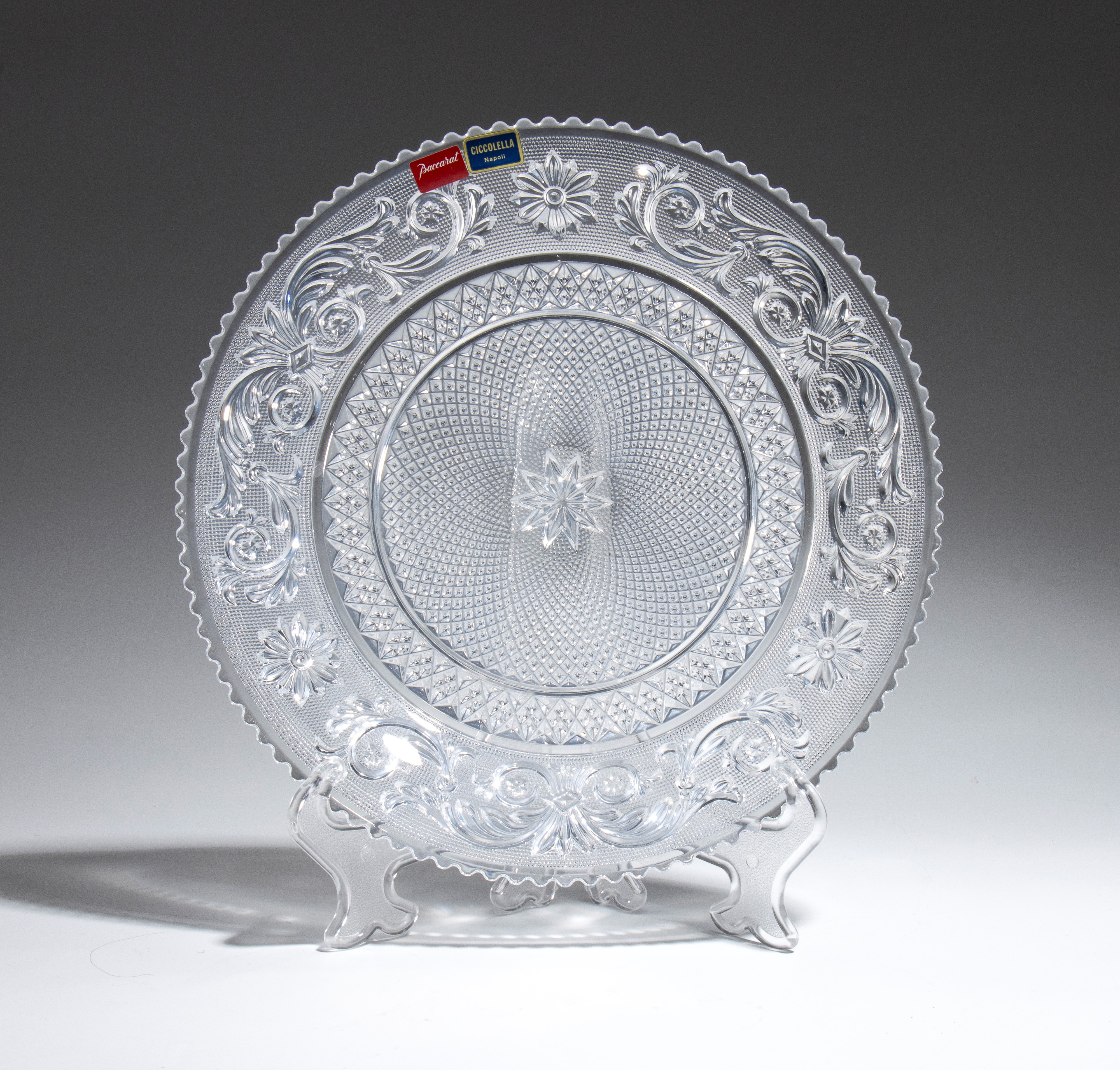 Josef Inwald - Baccarat, Piatto in cristallo modello “Arabesque”