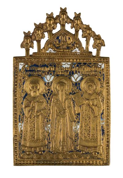 Icona da viaggio con Tre Santi Gerarchi, fusione in bronzo con smalti policromi (XIX secolo)