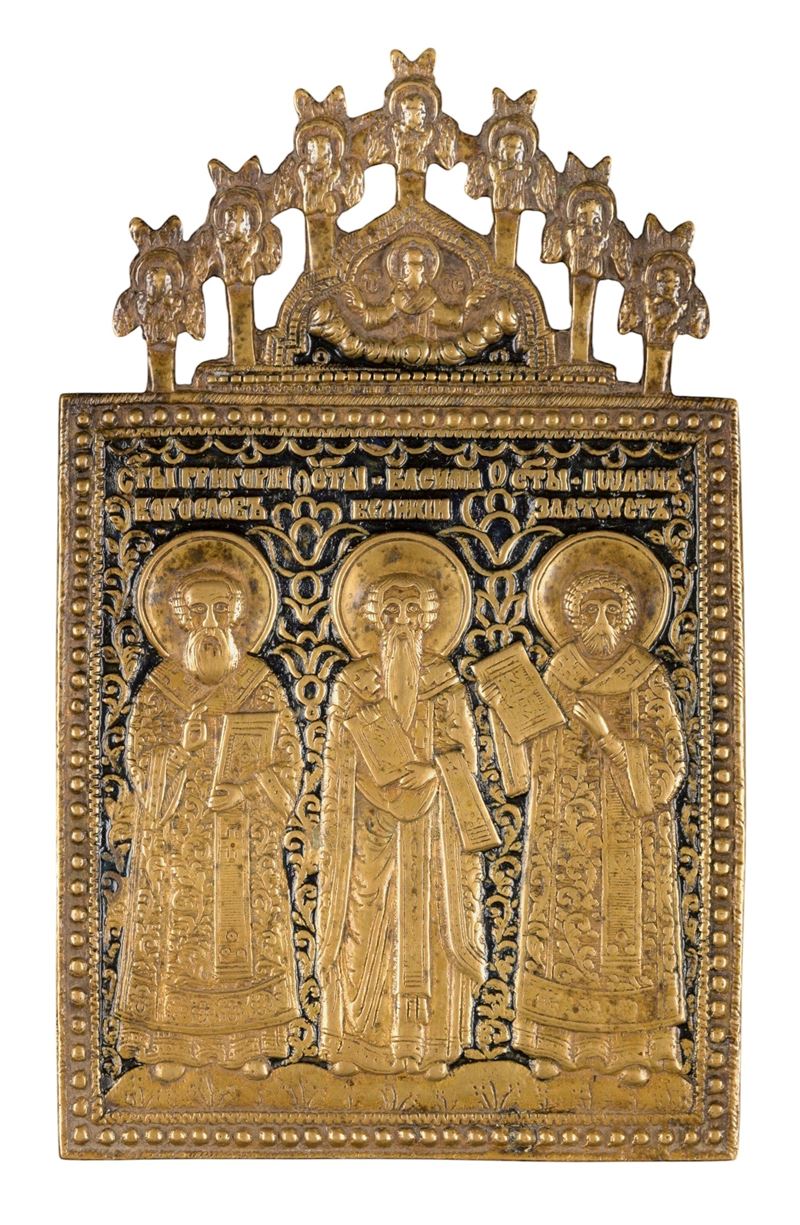 XIX secolo, Icona da viaggio raffigurante i Tre Santi Gerarchi, fusione in bronzo con smalti poli...
