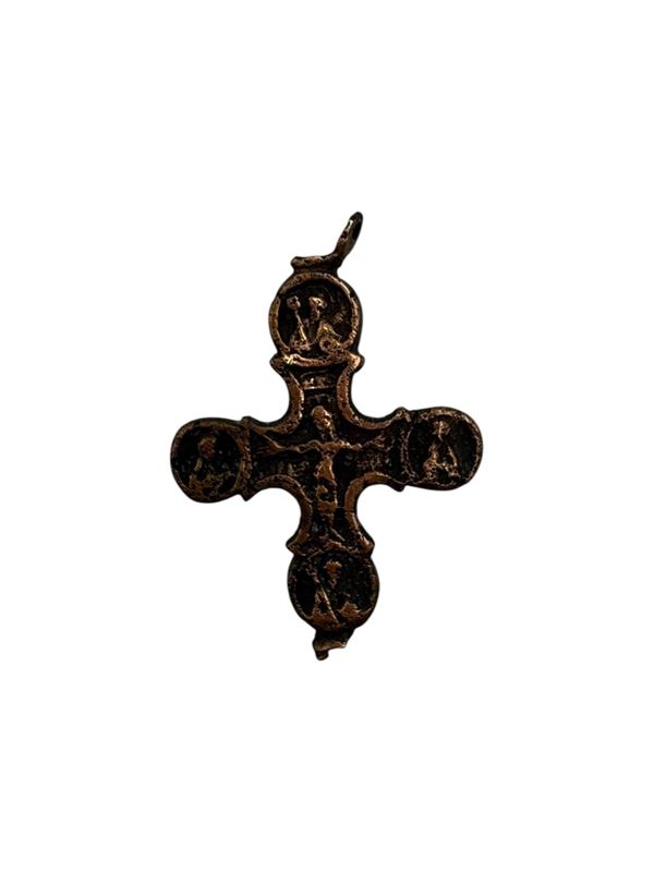 Croce pettorale raffigurante la Crocifissione