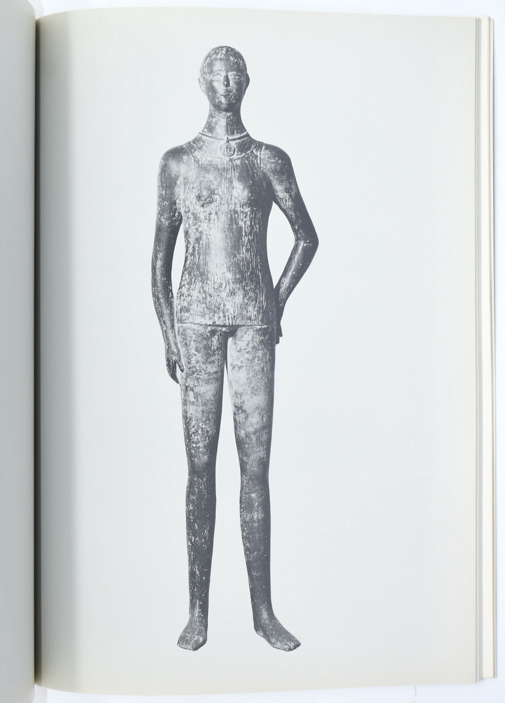 Raccolta di cataloghi d’arte sulla modernità europea (3 volumi)