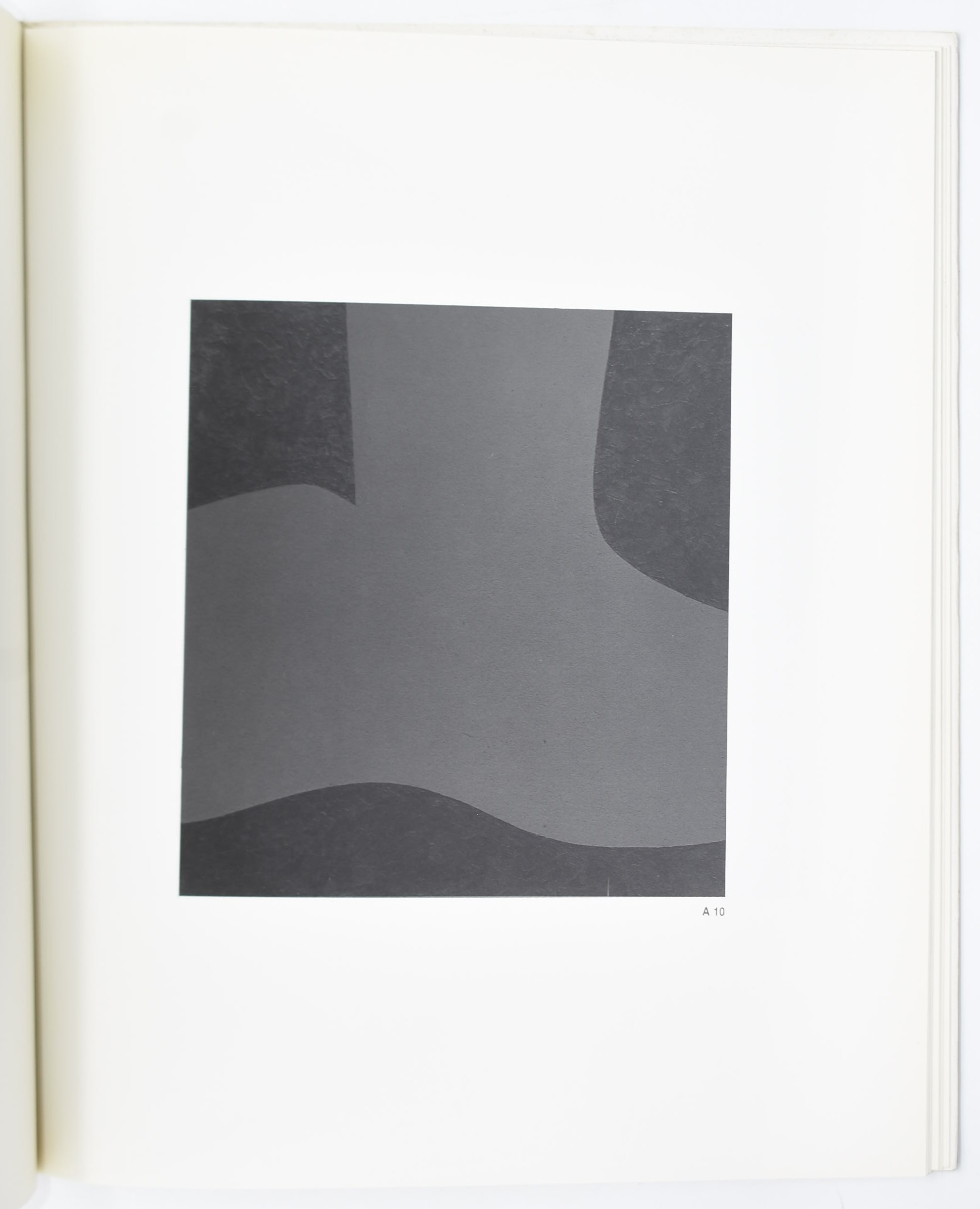 Alberto Burri, Otto volumi di cataloghi e opuscoli illustrati (in-8°)