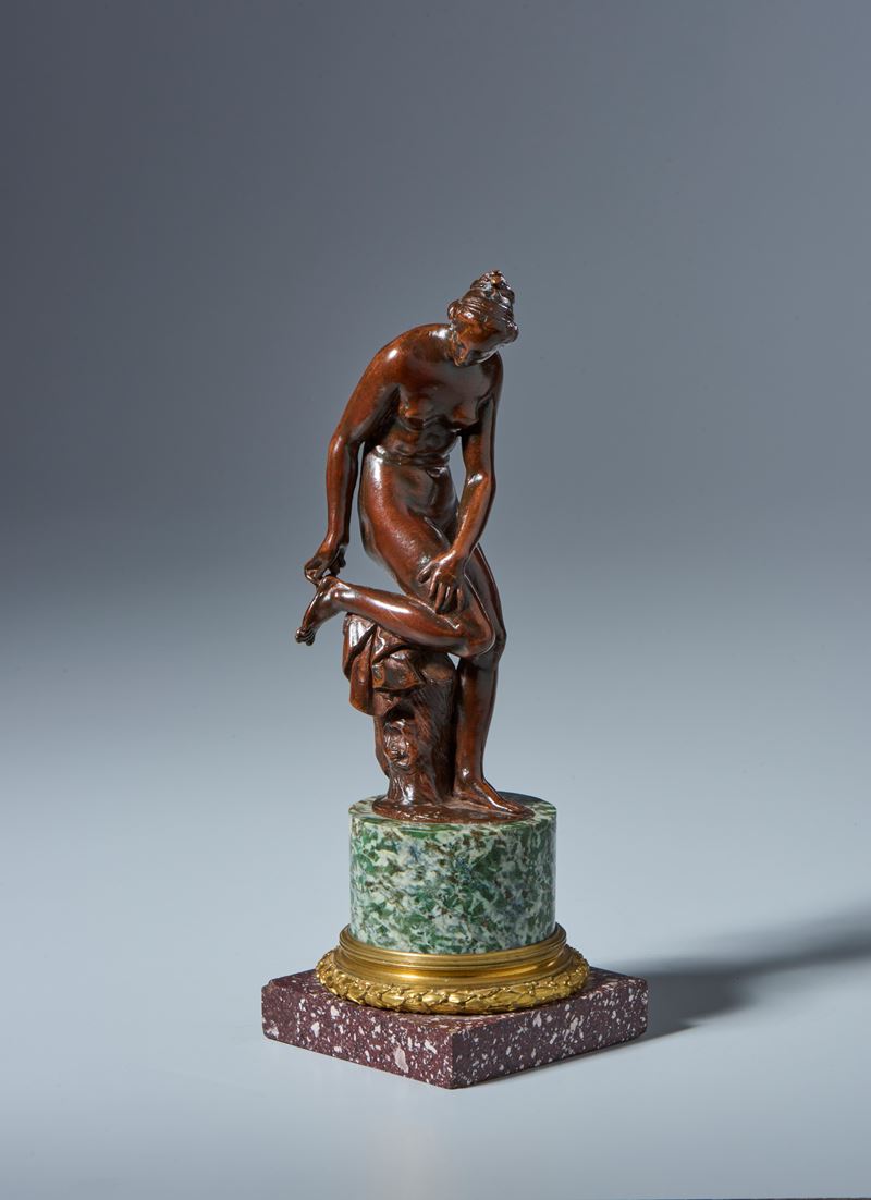 Venere che si leva una spina dal piede. Barthelemy Prieur (Berzieux, 1536- Parigi 1611). Bronzo, ...
