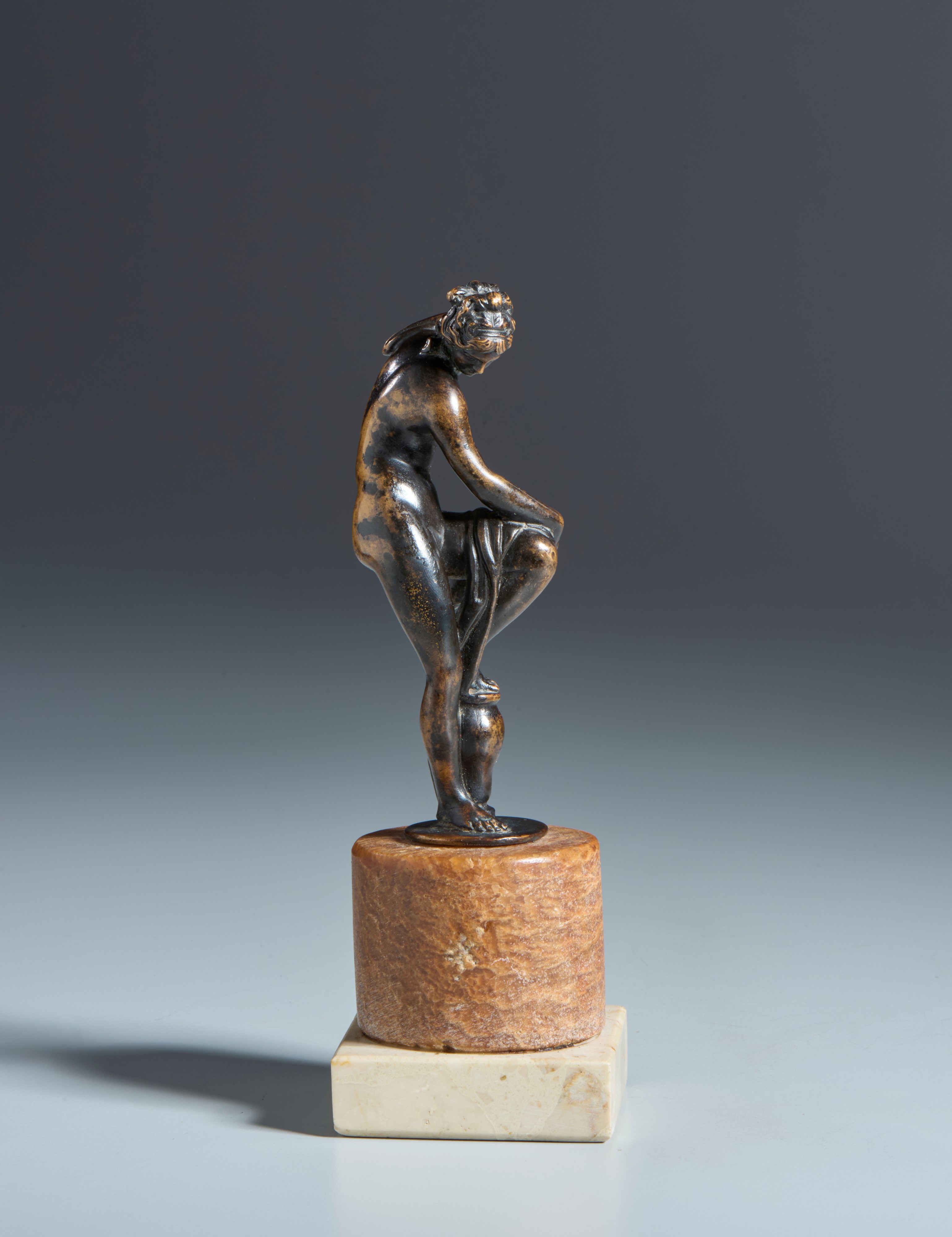 Donna che fa il bagno. Giambologna (Douai, 1529- Firenze, 1608) da un modello di. XVII-XVIII seco...