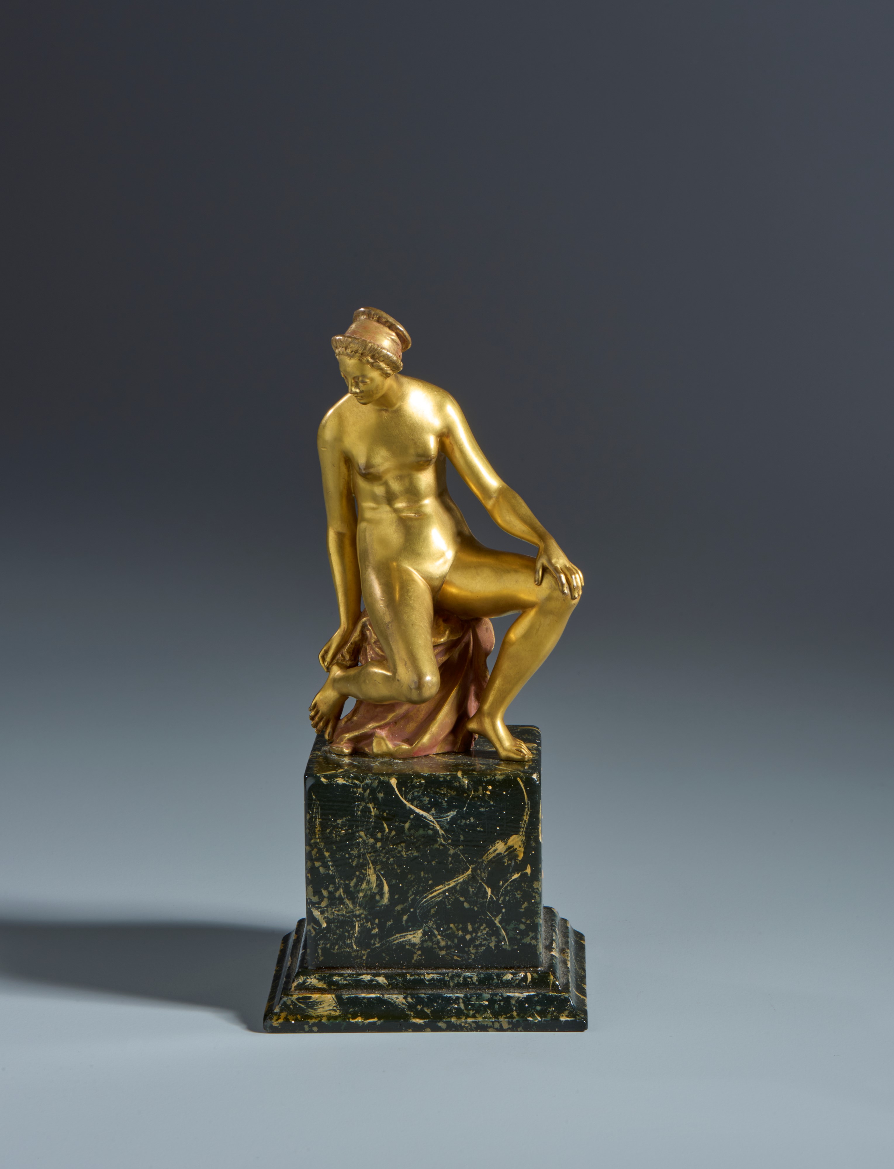 Venere seduta. Barthelemy Prieur (1536-1611) Bottega di. Bronzo dorato al mercurio