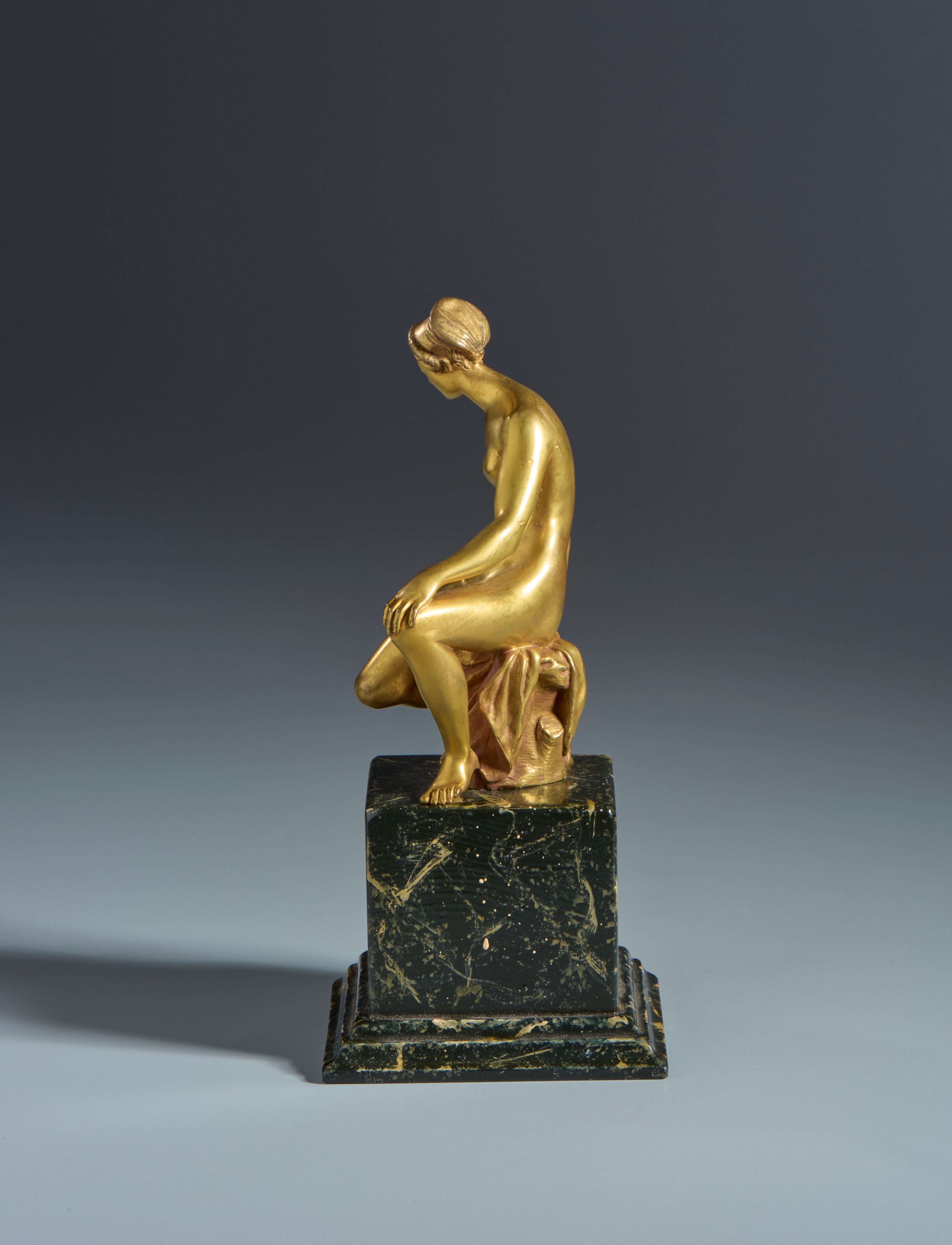 Venere seduta. Barthelemy Prieur (1536-1611) Bottega di. Bronzo dorato al mercurio
