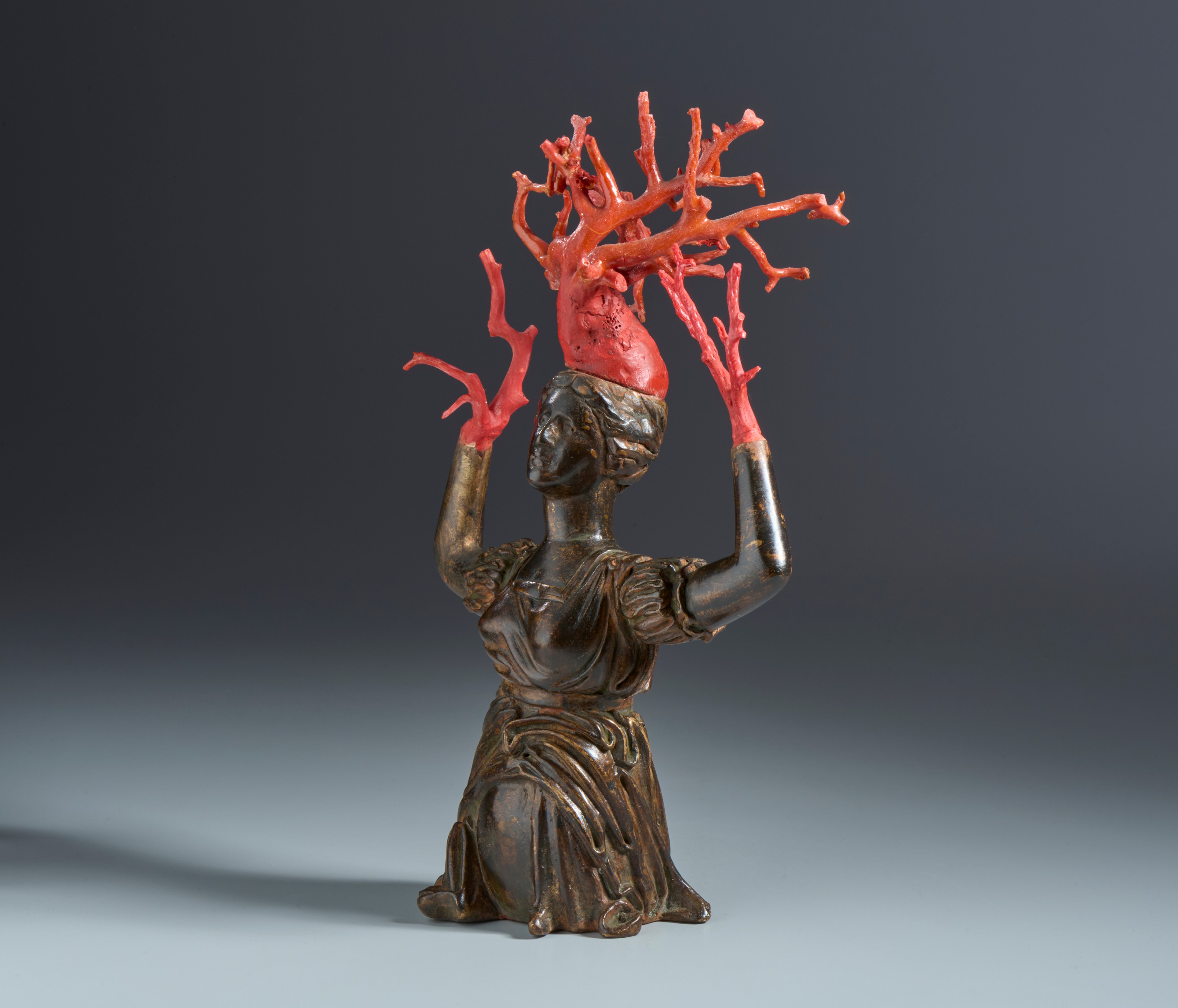 Dafne. Abraham Jamnitzer, dall'originale di. XVII secolo. Bronzo patinato e corallo di sciacca. A...