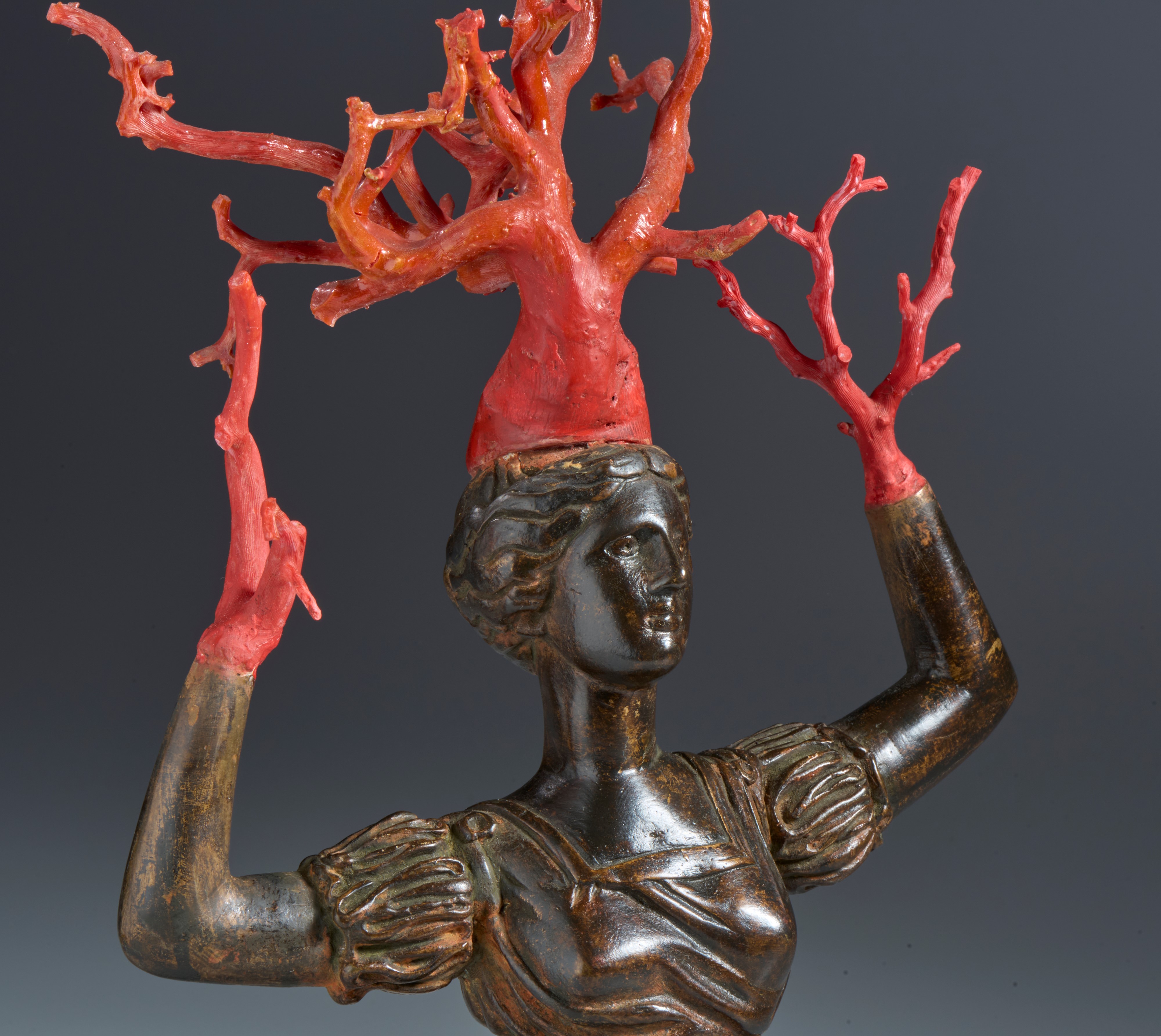 Dafne. Abraham Jamnitzer, dall'originale di. XVII secolo. Bronzo patinato e corallo di sciacca. A...