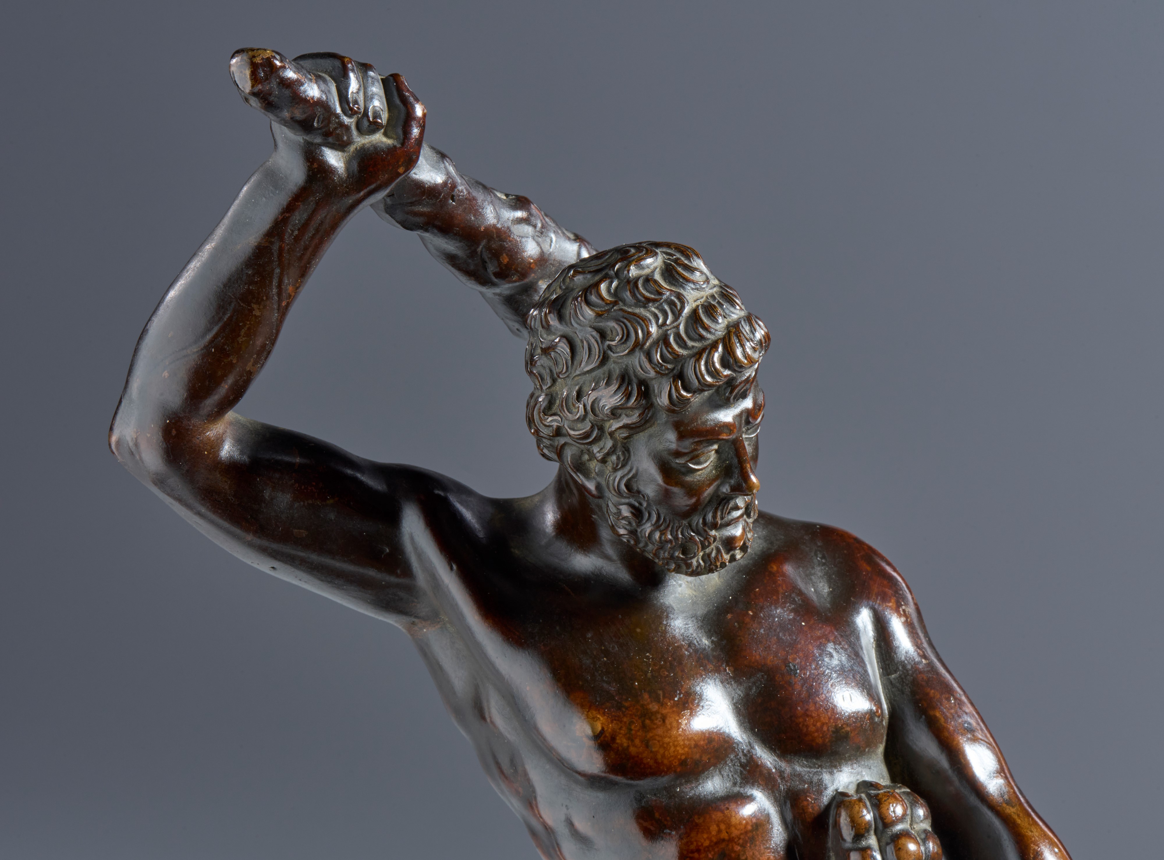 Ercole e il leone di Nemea. Arte fiorentina, XVI-XVII secolo. Bronzo patinato, splendida patina r...