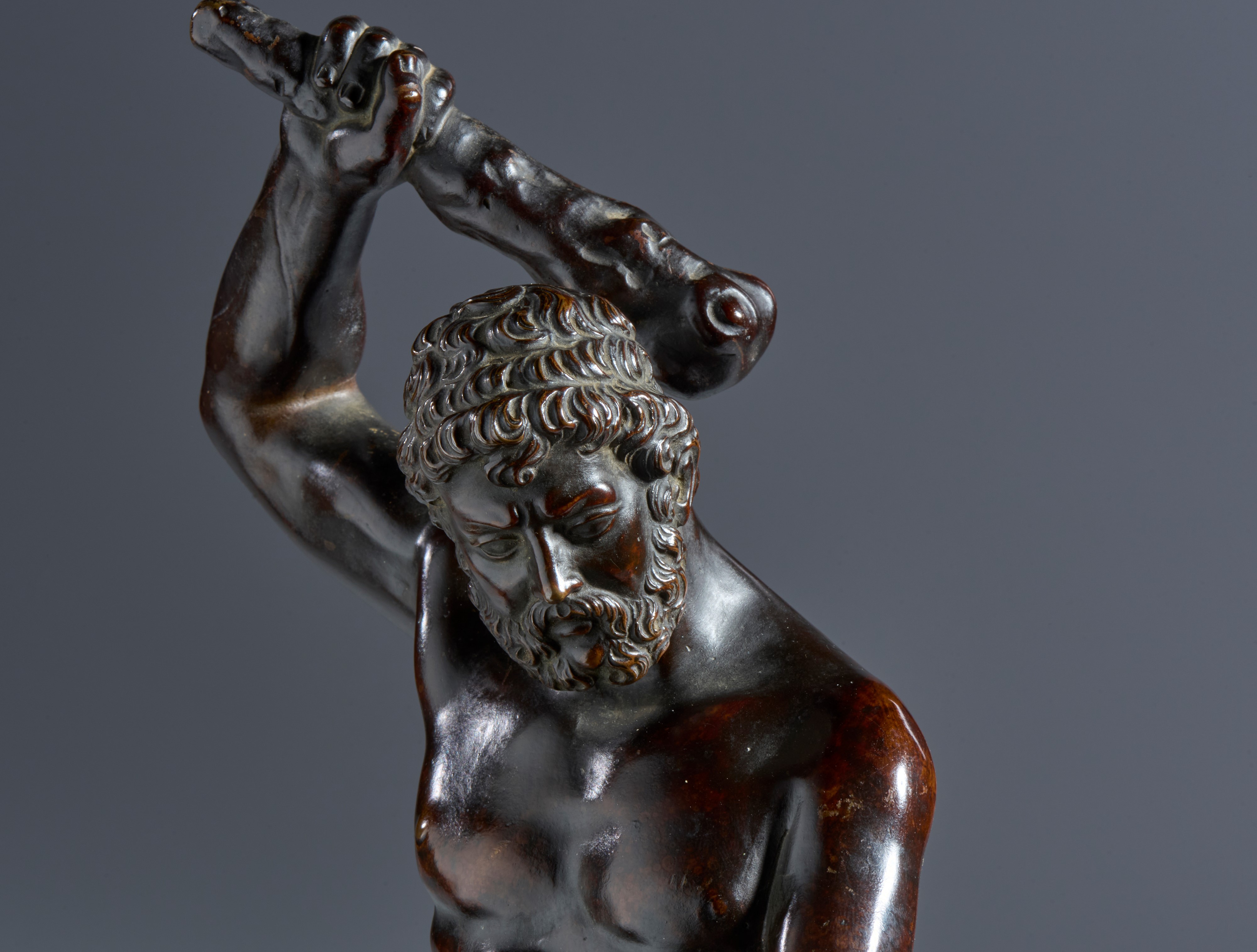 Ercole e il leone di Nemea. Arte fiorentina, XVI-XVII secolo. Bronzo patinato, splendida patina r...