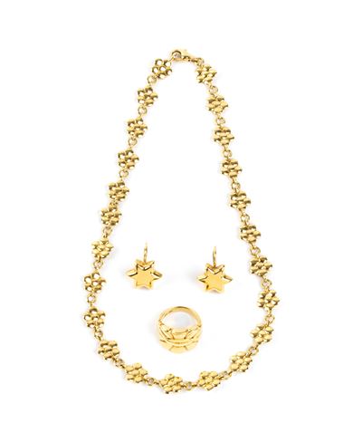 Parure in oro giallo 18 carati, composta da collana, orecchini e anello