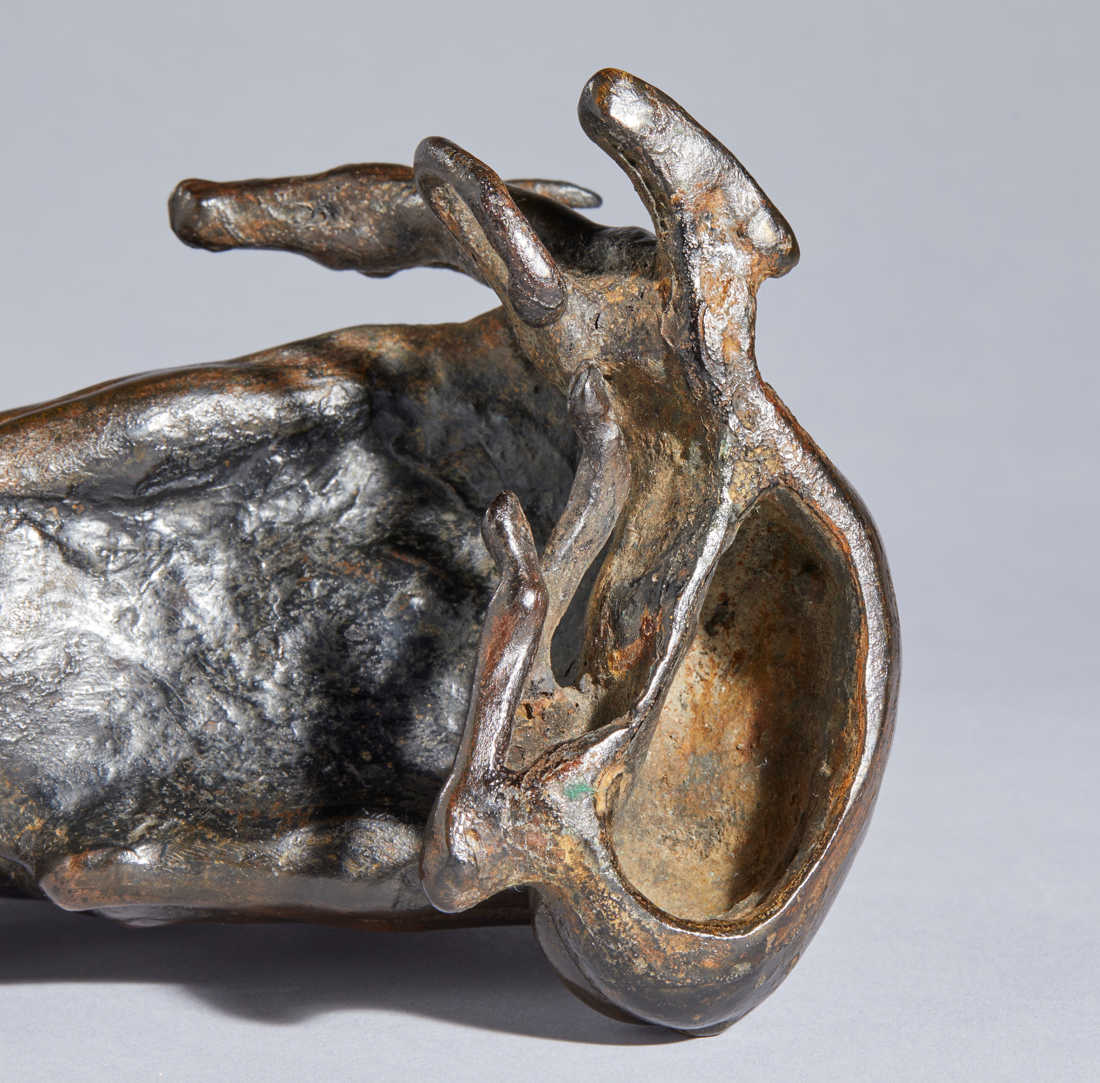 Leone e gazzella. Barthelemy Prieur (Berzieux, 1536 circa- 1611), Bottega. XVII secolo Bronzo con...