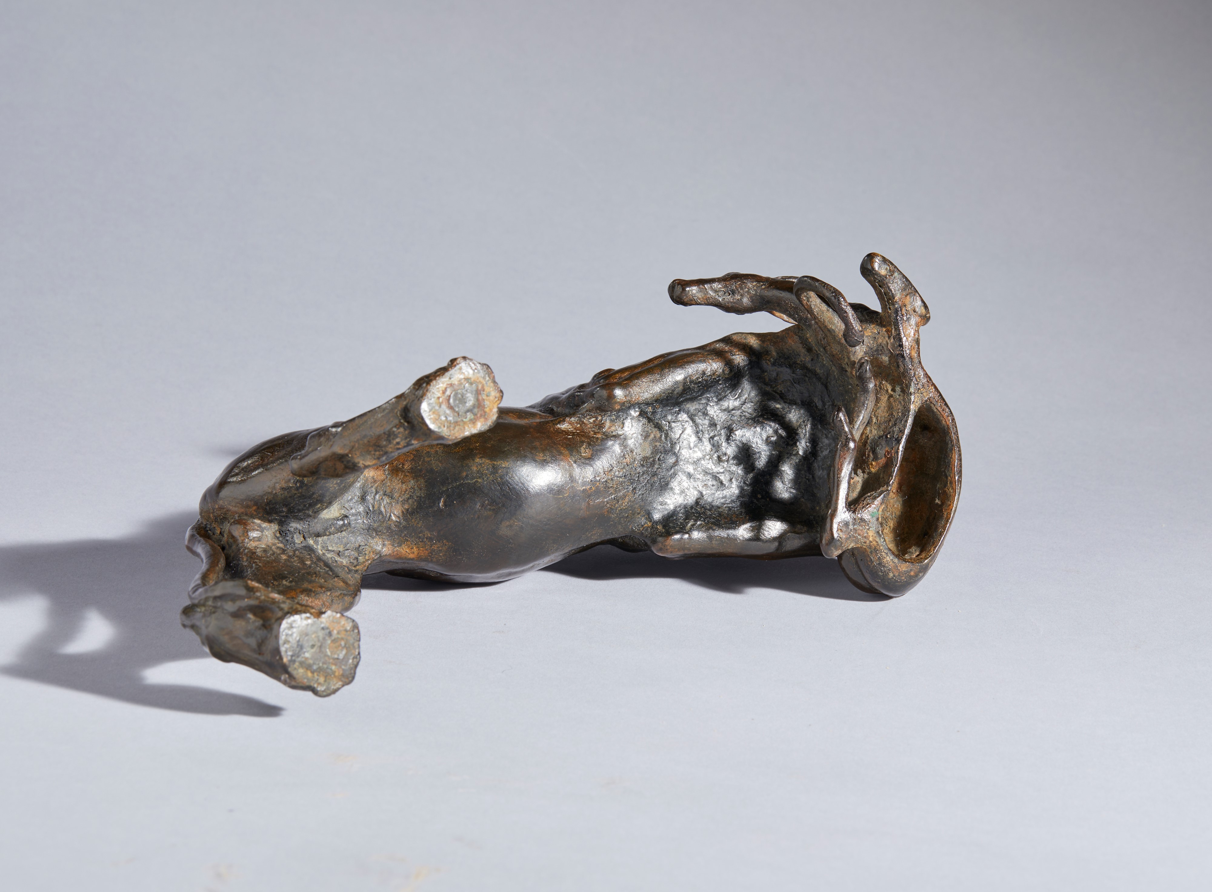 Leone e gazzella. Barthelemy Prieur (Berzieux, 1536 circa- 1611), Bottega. XVII secolo Bronzo con...