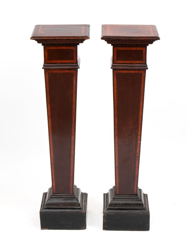 Pair of pedestals 