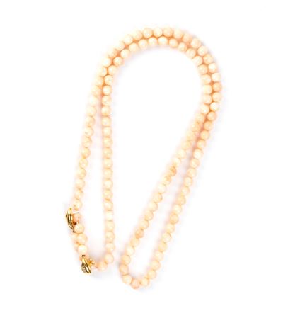 Collana girocollo in corallo rosa con chiusura in oro giallo 18k e diamanti