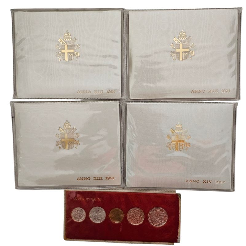 Vaticano. Giovanni Paolo II (1978-2005). Lotto di 4 Serie Divisionali 1991(3); 1992; Più Coin Set...