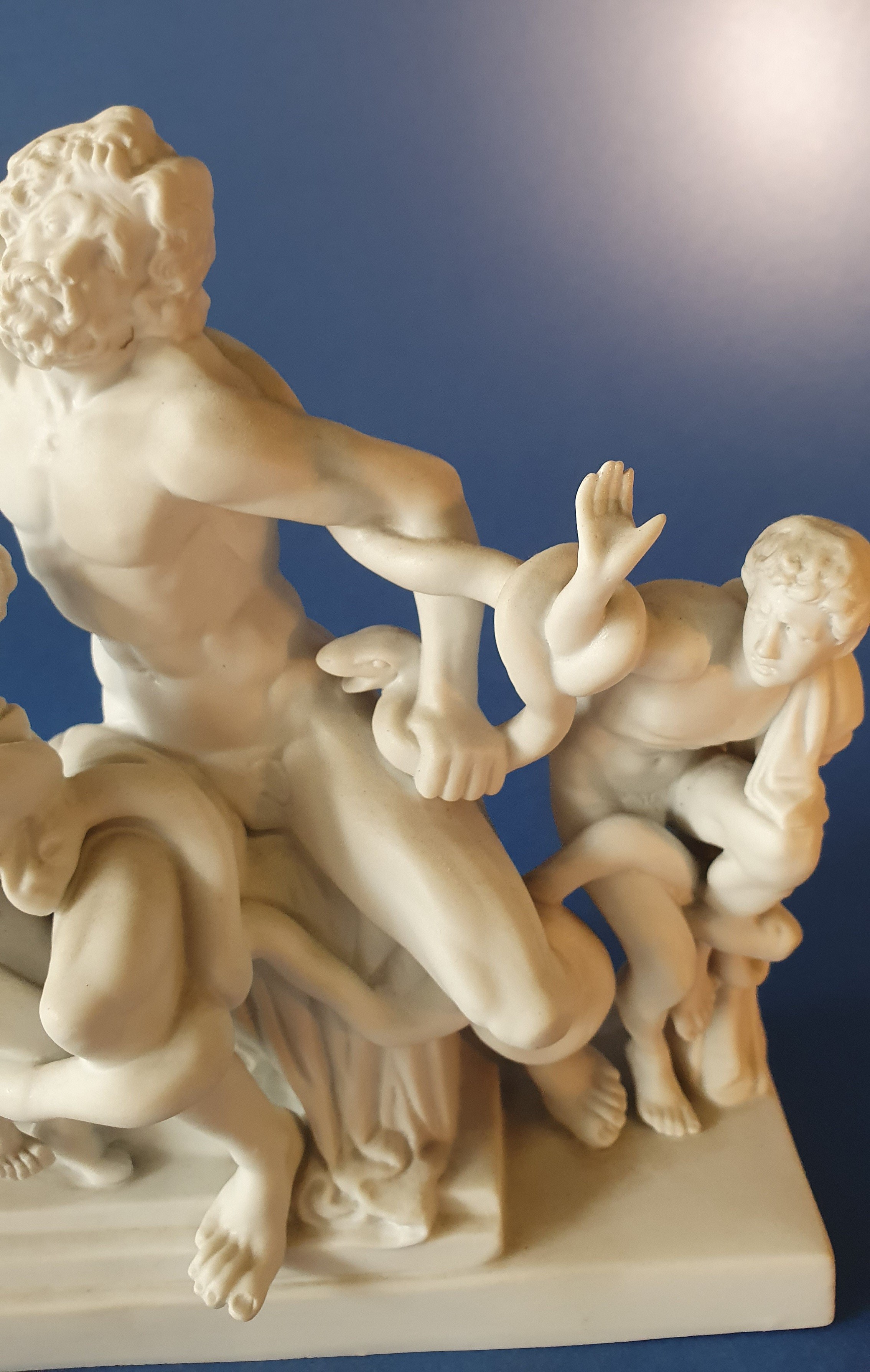 Laocoonte. Dal modello archeologico. XIX secolo. Bisquit.