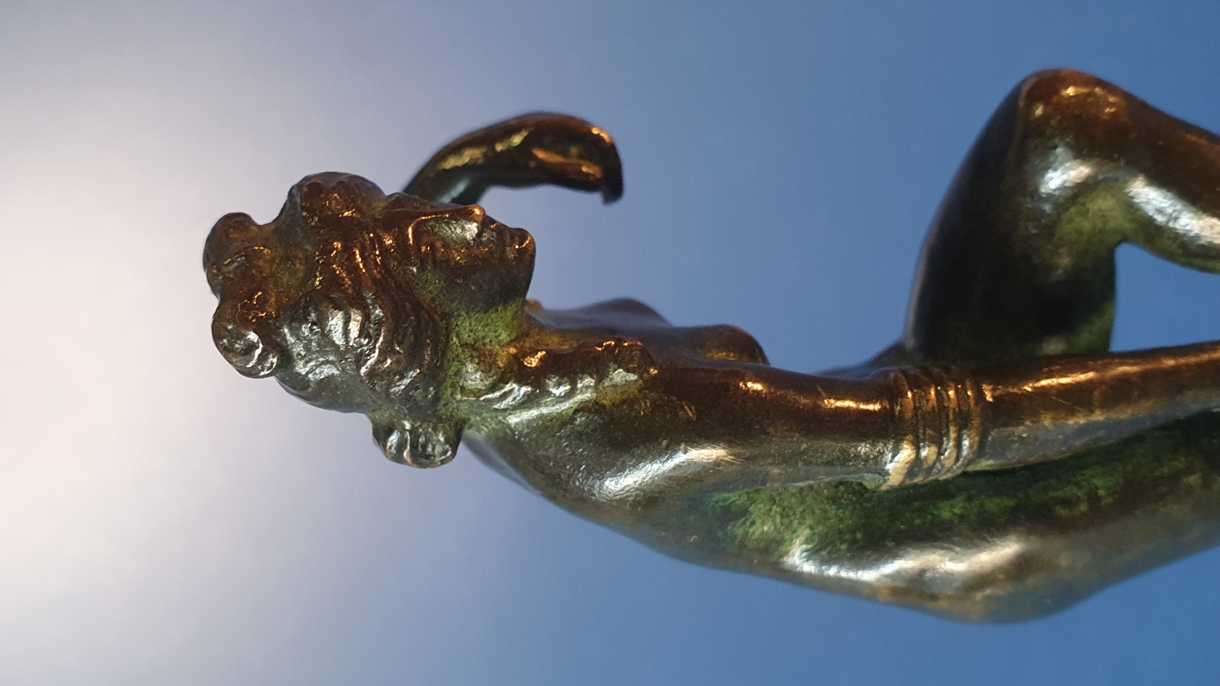 Venere del calzare. Fonderia Chiurazzi, Attribuito. Napoli XIX secolo. Bronzo con patinatura arch...