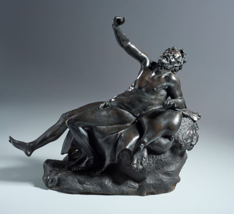 Satiro ebbro. Da motivo archeologico. Bronzo patinato nero. Napoli XVIII-XIX secolo.