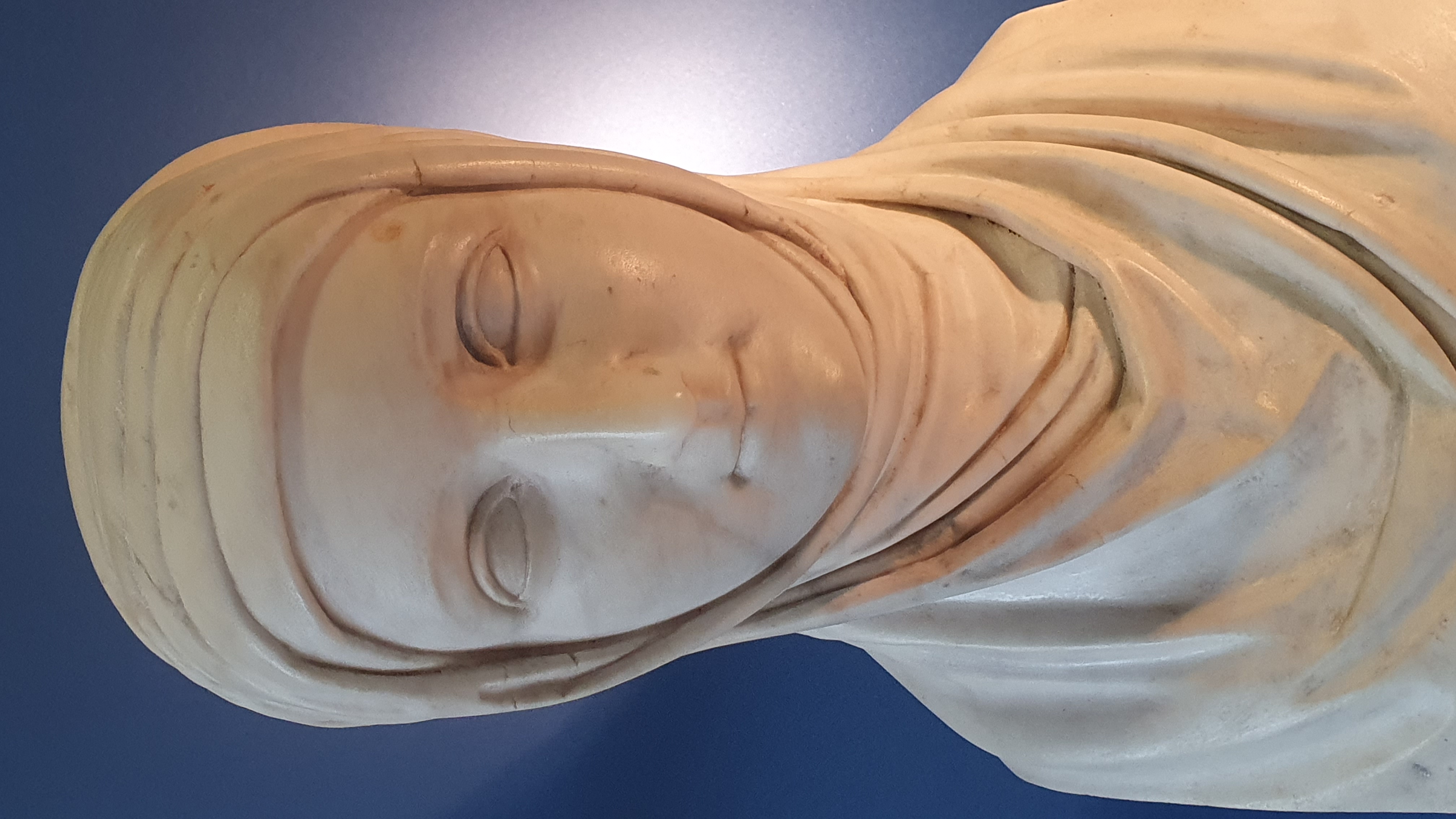 Vestale. Dal modello di Antonio Canova (1757-1822). Primo XIX secolo. Marmo statuario.