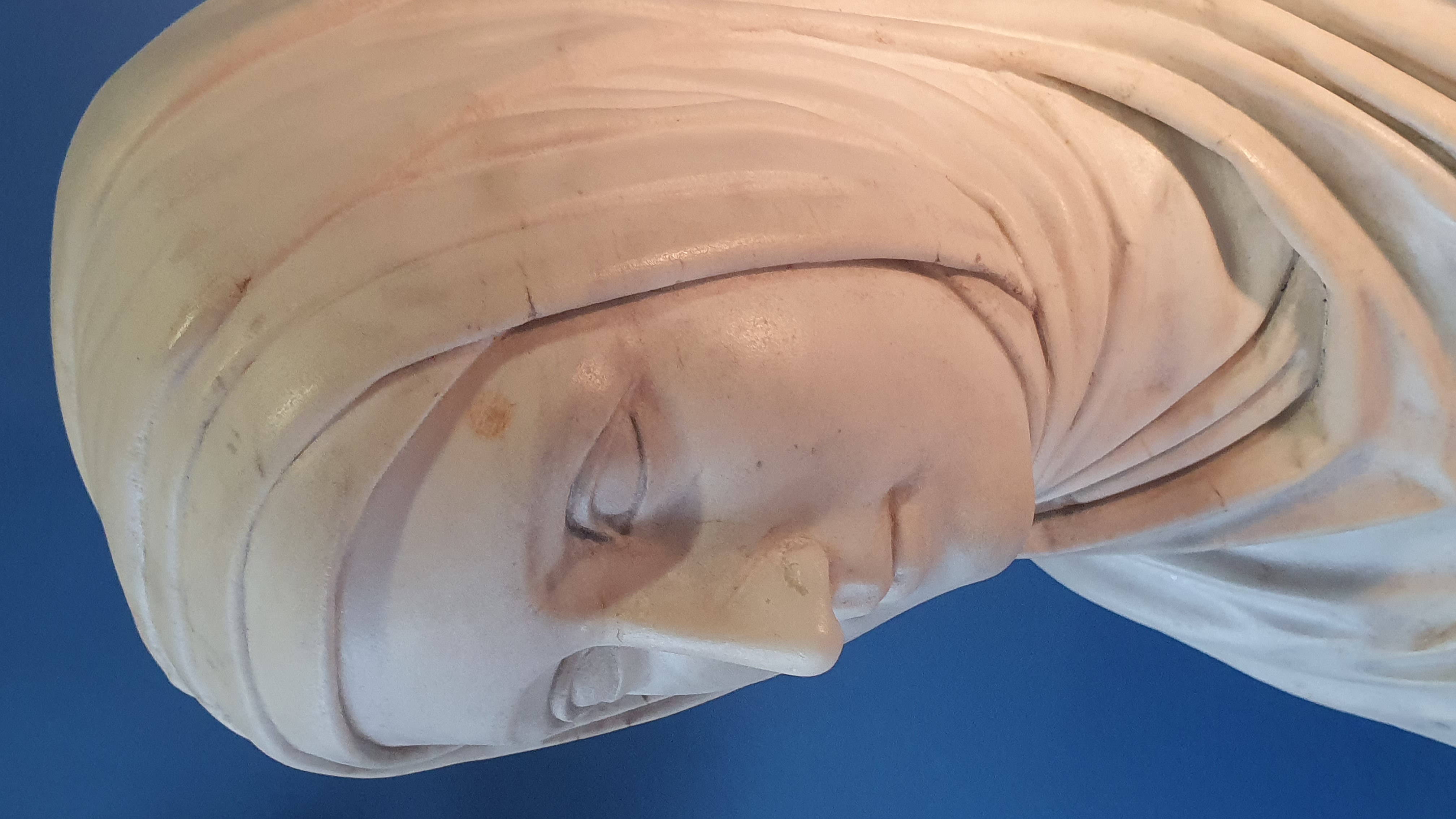 Vestale. Dal modello di Antonio Canova (1757-1822). Primo XIX secolo. Marmo statuario.